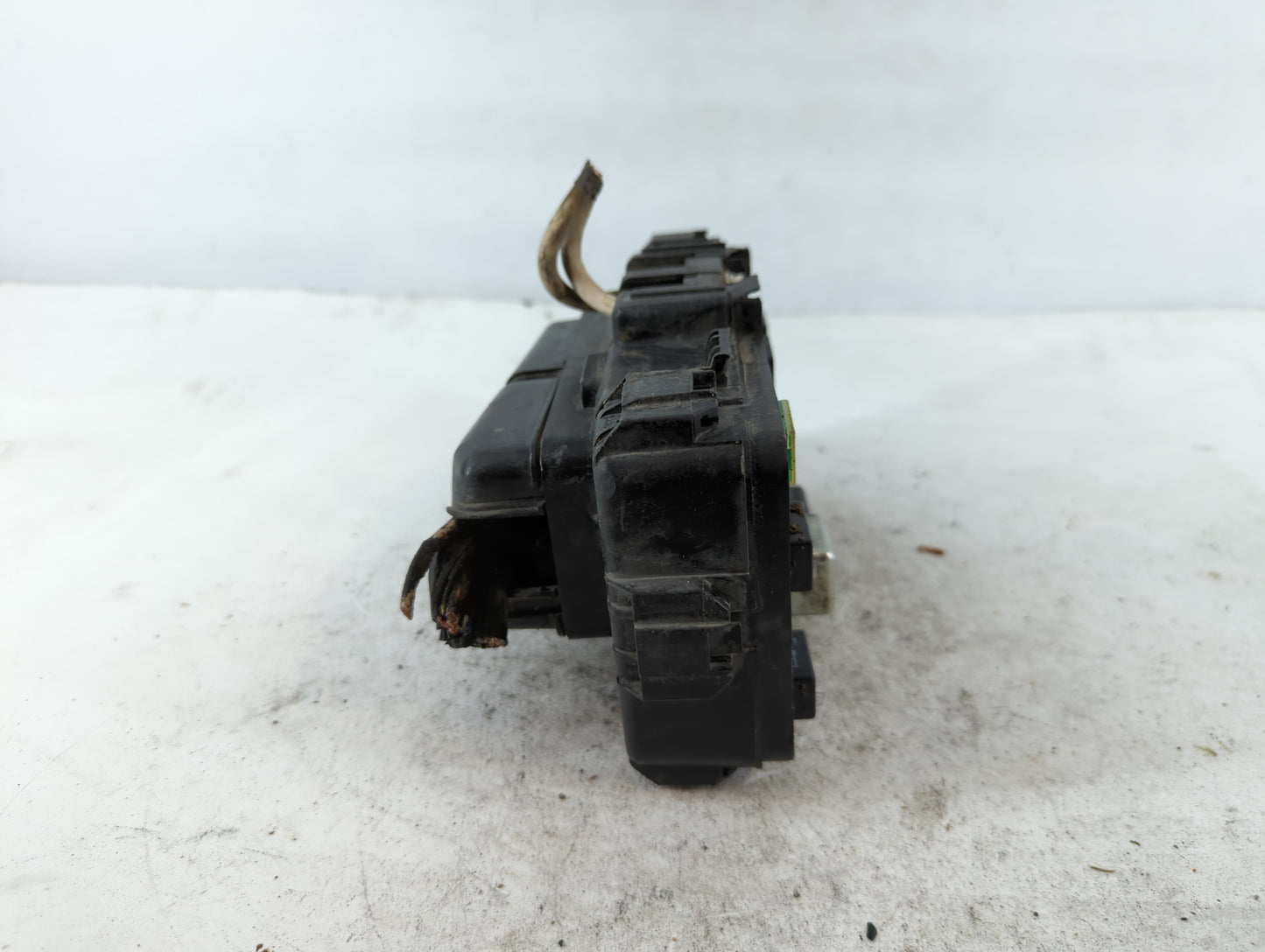 2007 Chevrolet Cobalt Fusebox Fuse Box Panel Relay Module P/N:2054A31B Fits OEM Used Auto Parts - Oemusedautoparts1.com