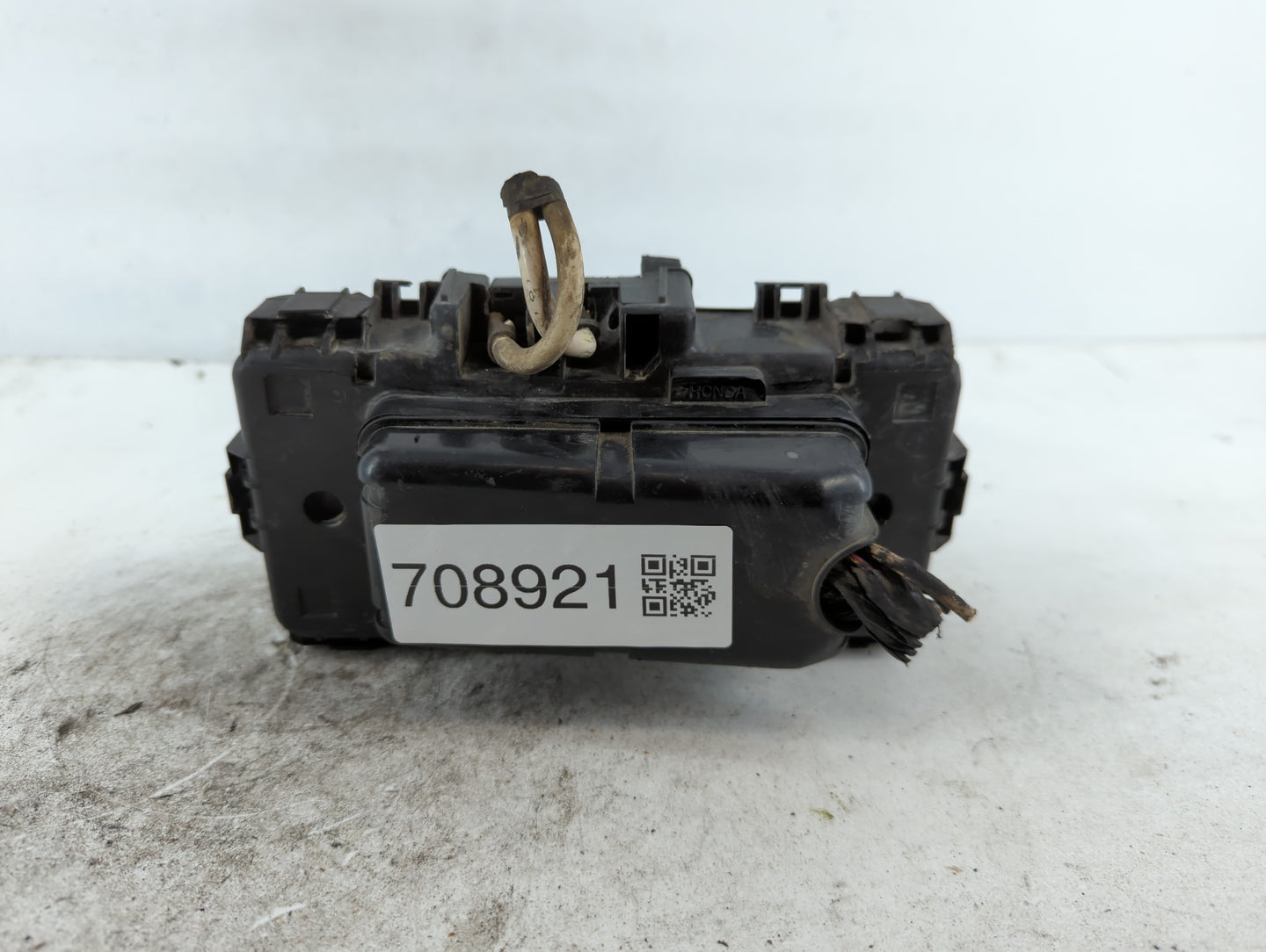 2007 Chevrolet Cobalt Fusebox Fuse Box Panel Relay Module P/N:2054A31B Fits OEM Used Auto Parts - Oemusedautoparts1.com