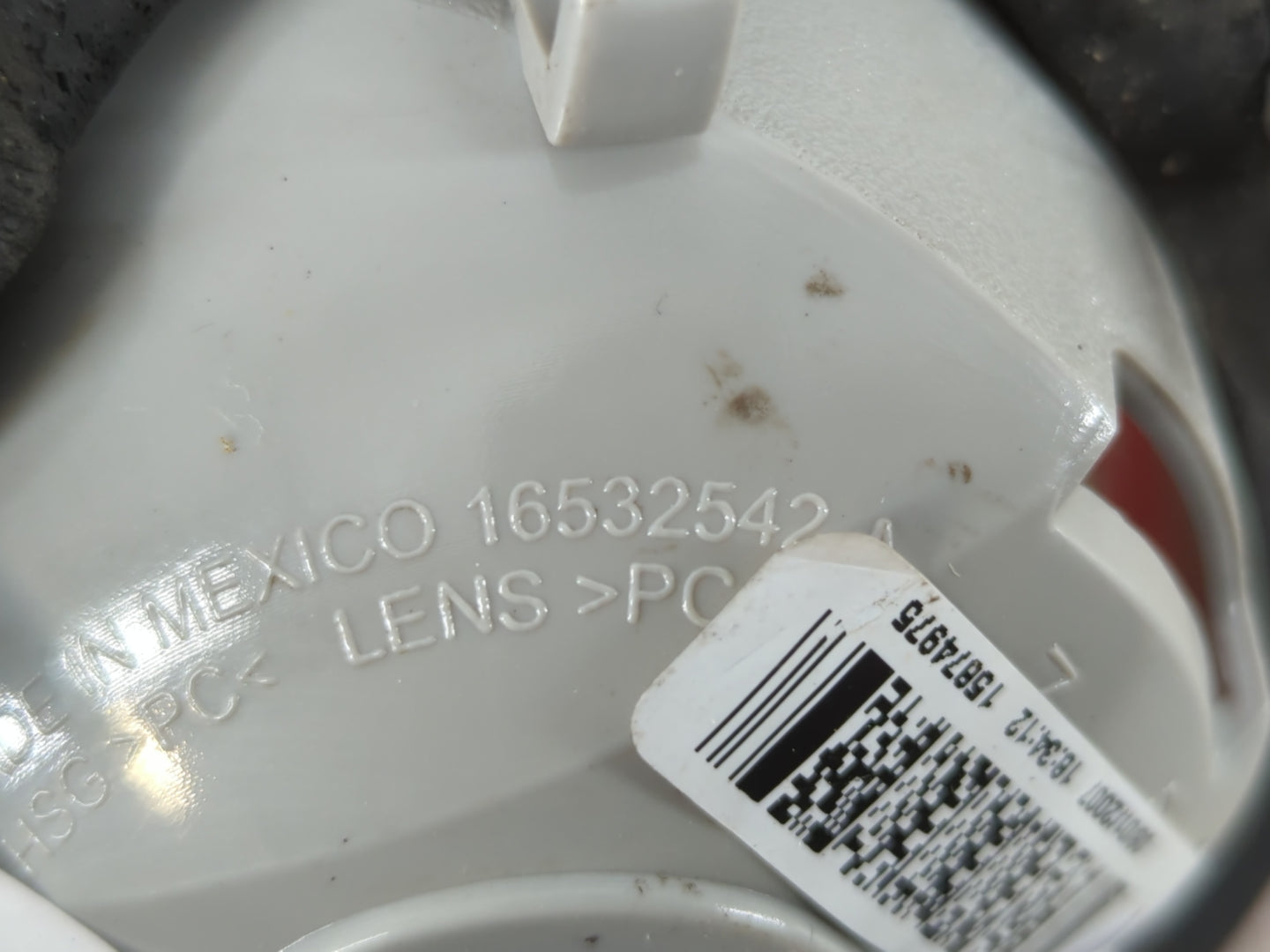 2005-2010 Chevrolet Cobalt Tail Light Assembly Passenger Right OEM P/N:15874975 16532542 Fits Fits 2005 2006 2007 2008 2009 
