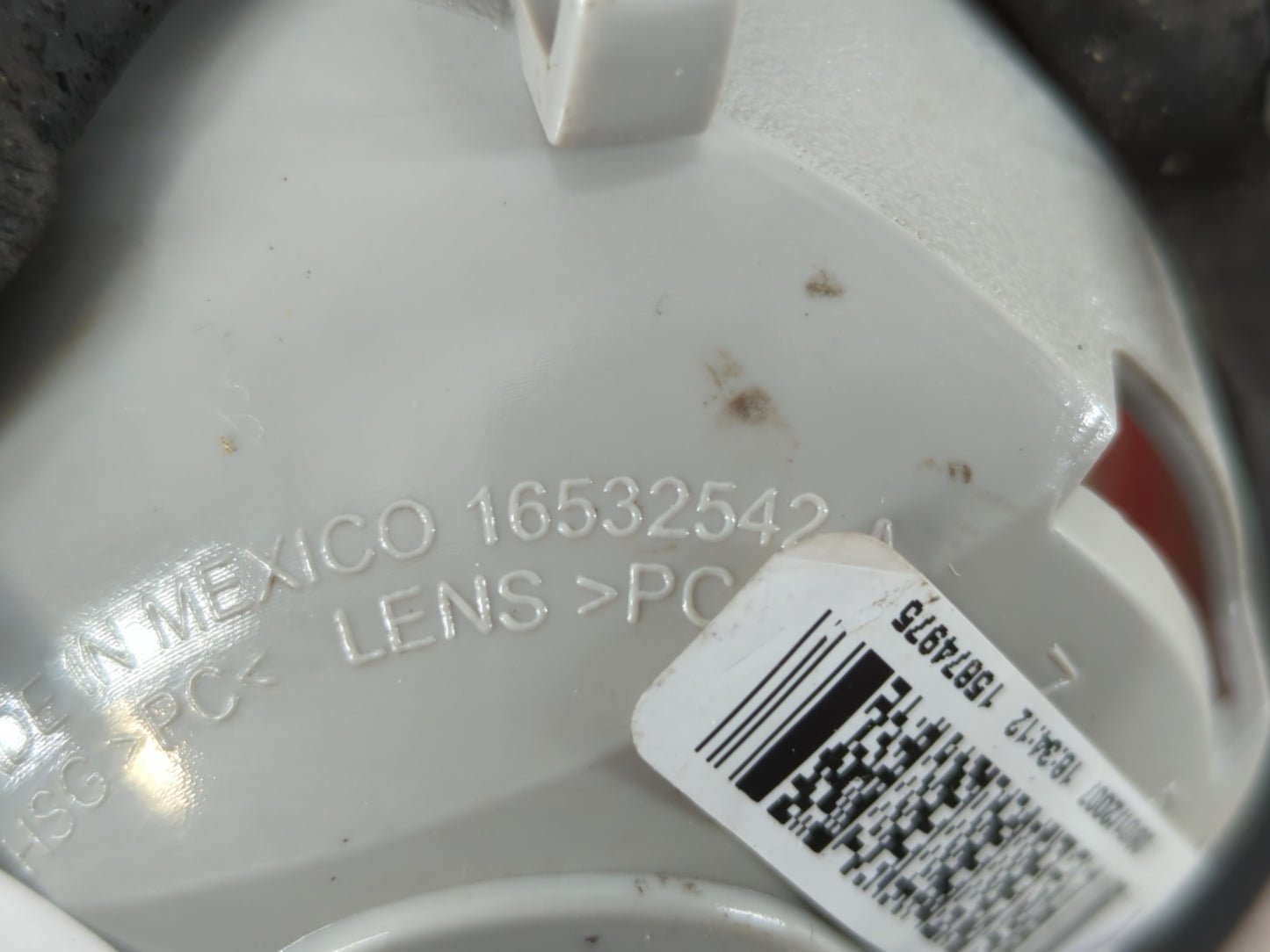 2005-2010 Chevrolet Cobalt Tail Light Assembly Passenger Right OEM P/N:15874975 16532542 Fits Fits 2005 2006 2007 2008 2009 