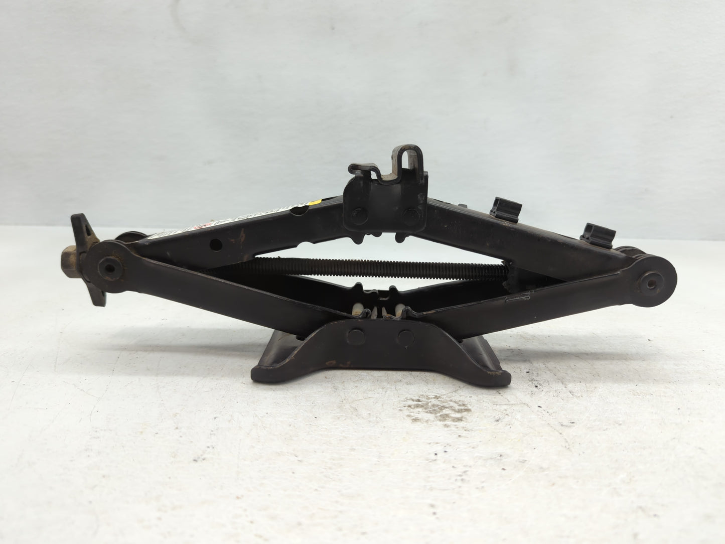 2007 Chevrolet Cobalt Spare Scissor Car Jack 801264 - Oemusedautoparts1.com