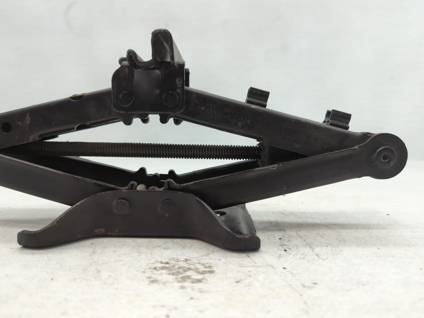 2007 Chevrolet Cobalt Spare Scissor Car Jack 801264 - Oemusedautoparts1.com