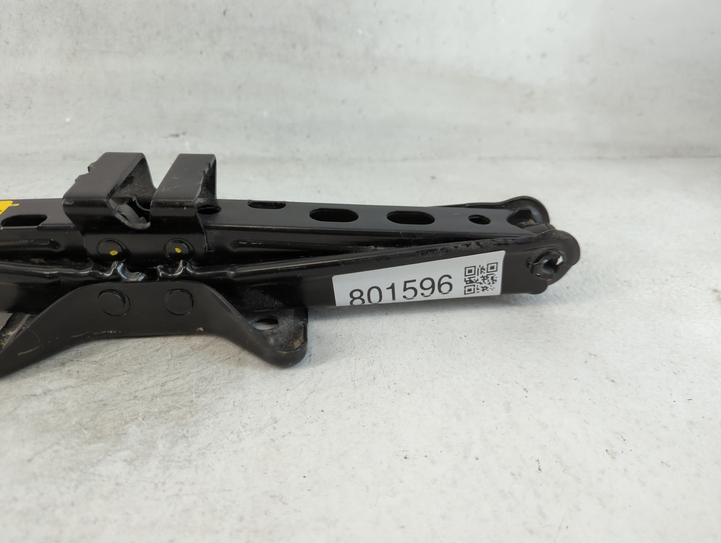 2007 Chevrolet Cobalt Spare Scissor Car Jack - Oemusedautoparts1.com
