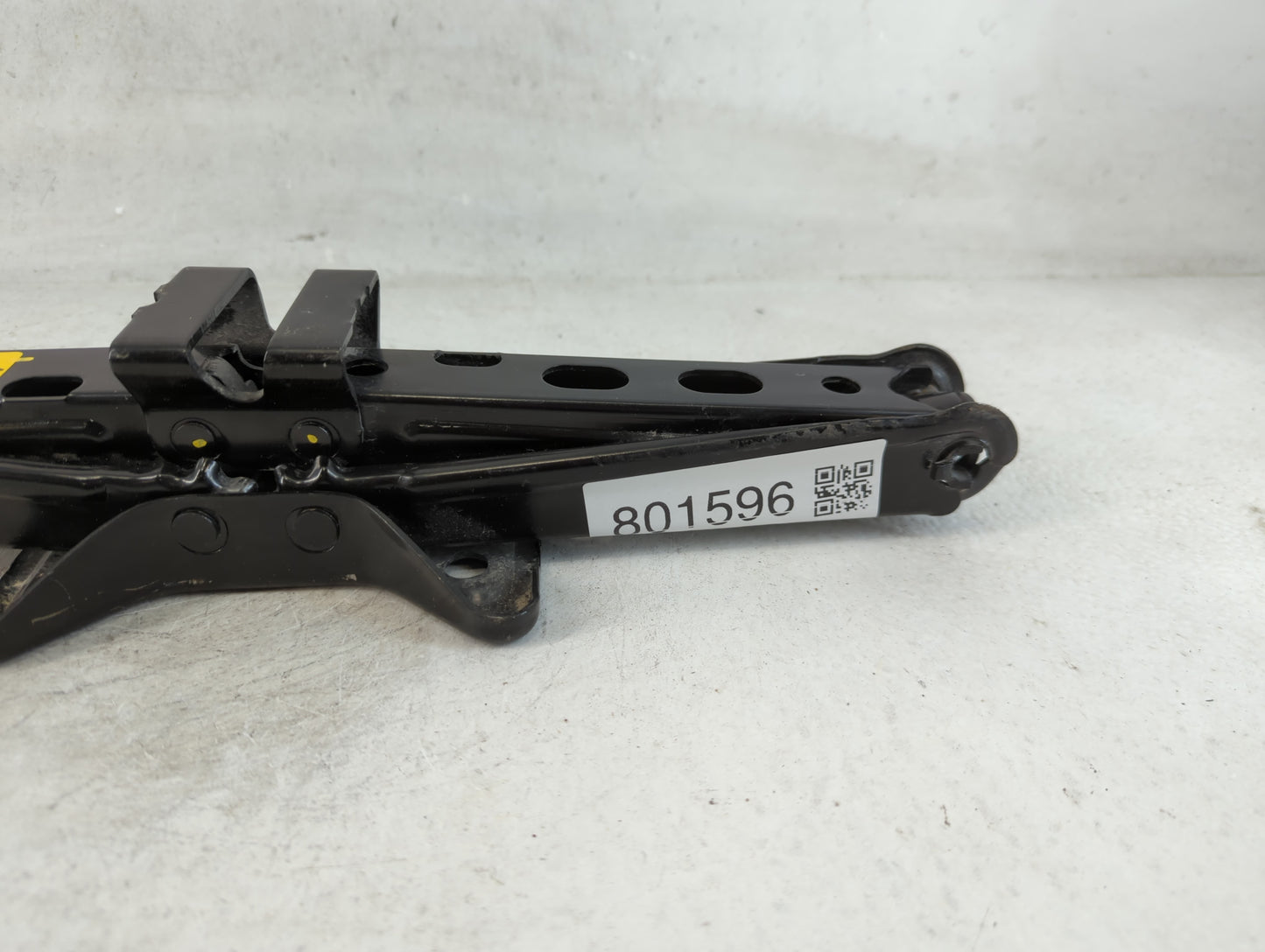 2007 Chevrolet Cobalt Spare Scissor Car Jack 801596 - Oemusedautoparts1.com