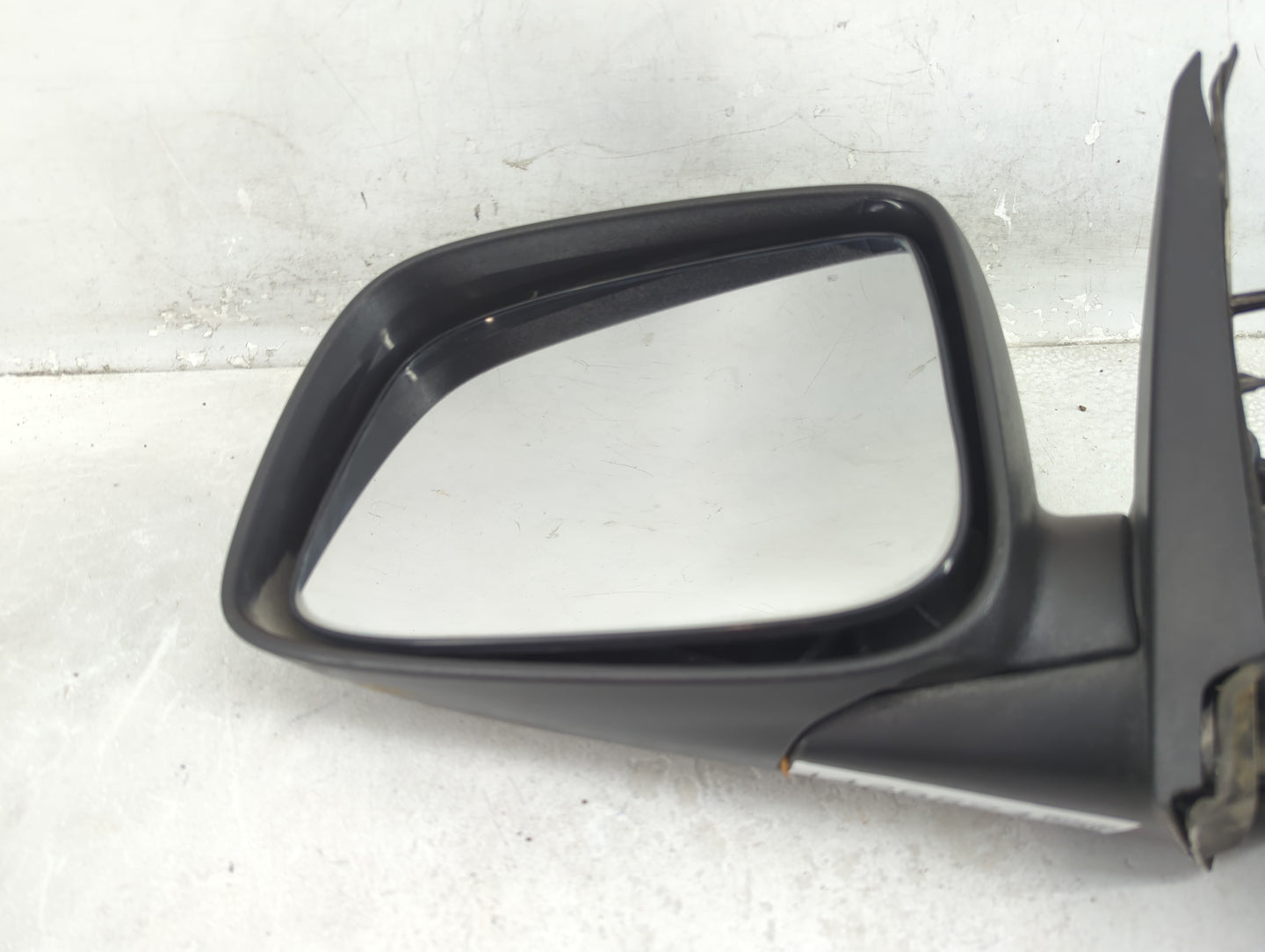 2004-2012 Chevrolet Colorado Driver Side View Mirror - Left Door Mirror OEM Used - Oemusedautoparts1.com