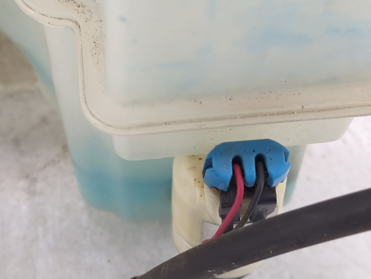 2007 Chevrolet Colorado Radiator Coolant Overflow Expansion Tank Bottle - Oemusedautoparts1.com