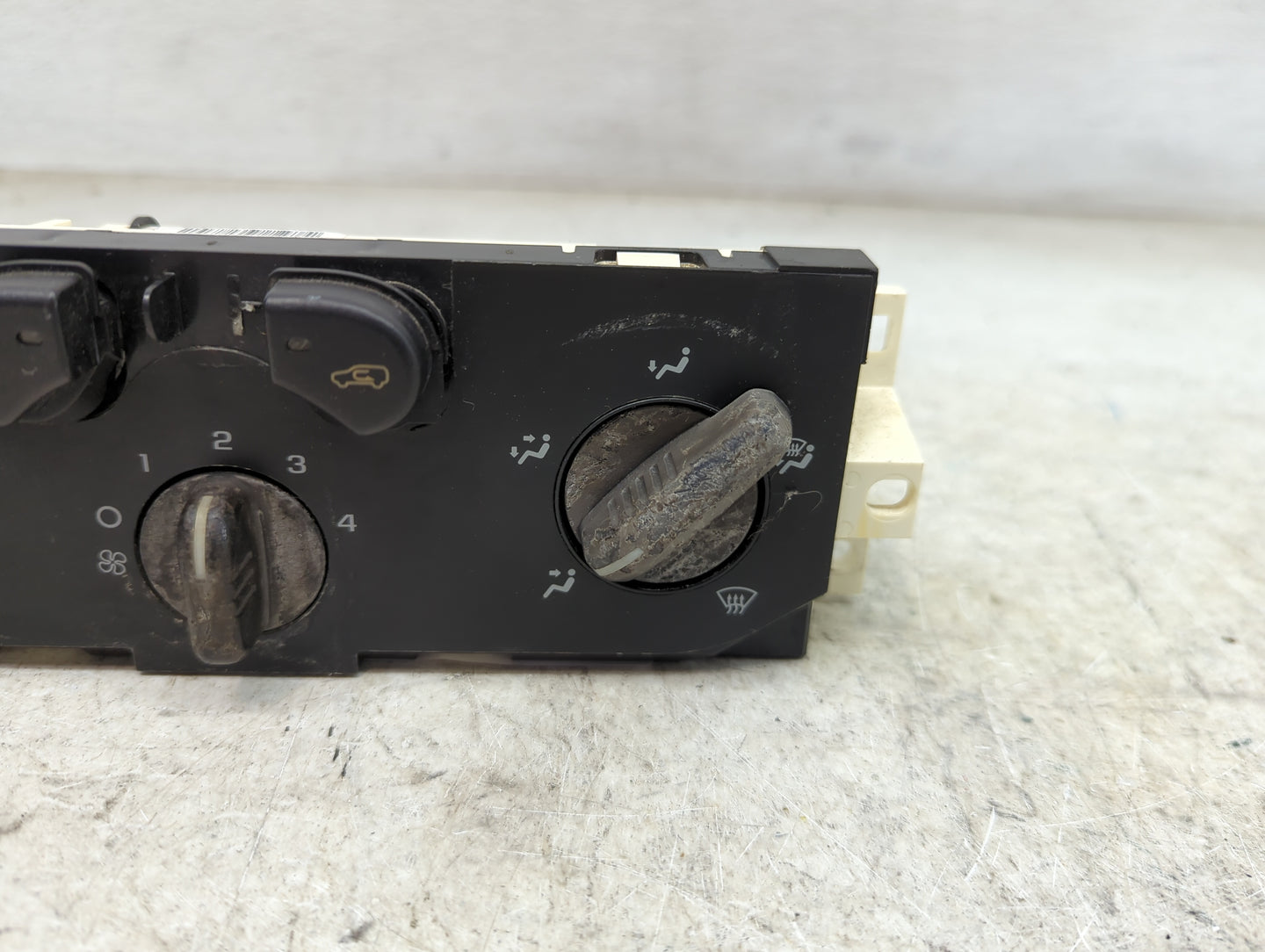 2004-2012 Chevrolet Colorado Climate Control Module Temperature AC/Heater Replacement P/N:15858833 Fits OEM Used Auto Parts 