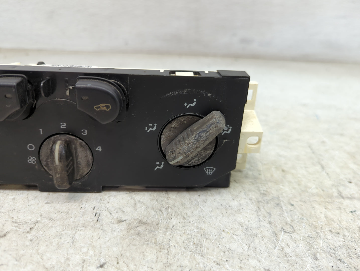 2004-2012 Chevrolet Colorado Climate Control Module Temperature AC/Heater Replacement P/N:15858833 Fits OEM Used Auto Parts 