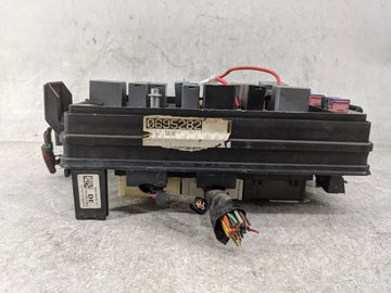 2007 Chevrolet Colorado Fusebox Fuse Box Panel Relay Module P/N:15815676 15328864, 15328865, 15393412, 15393413 Fits OEM Used Auto Parts