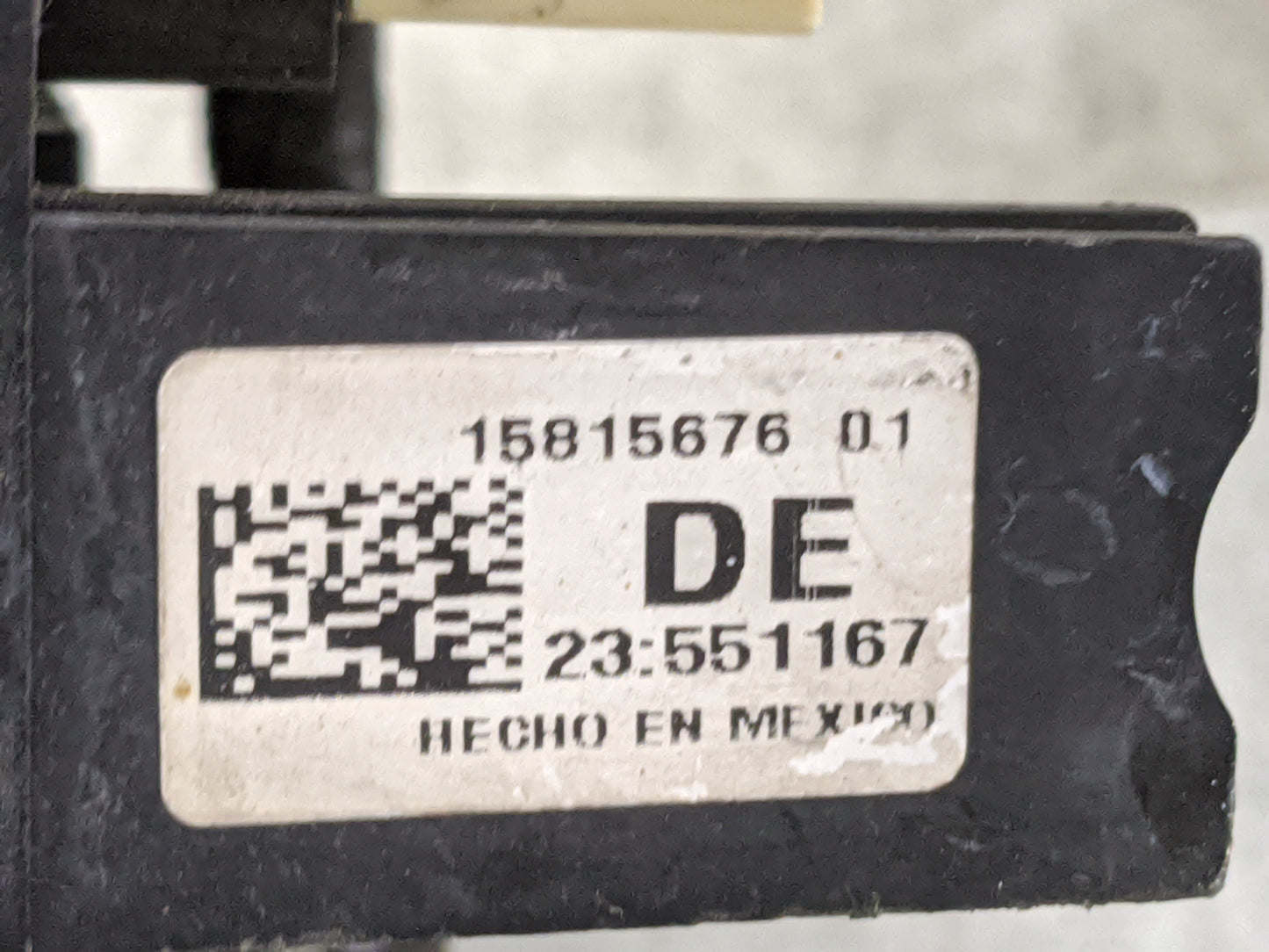 2007 Chevrolet Colorado Fusebox Fuse Box Panel Relay Module P/N:15815676 15328864, 15328865, 15393412, 15393413 Fits OEM Use