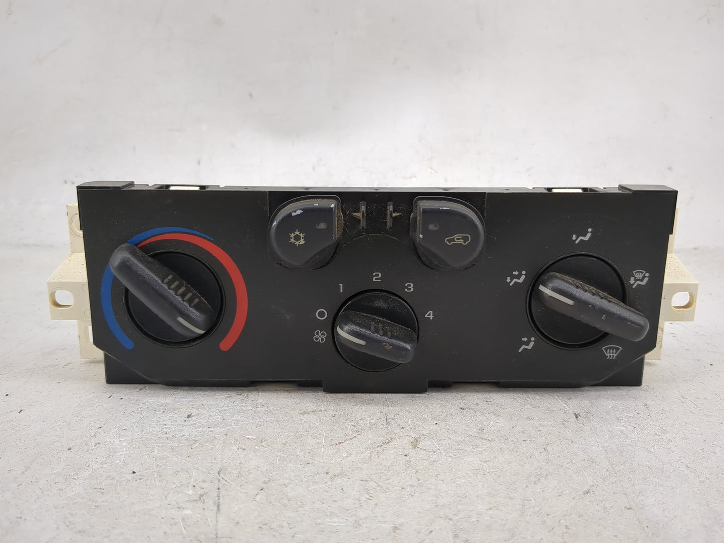 2004-2012 Chevrolet Colorado Climate Control Module Temperature AC/Heater Replacement Fits OEM Used Auto Parts - Oemusedauto