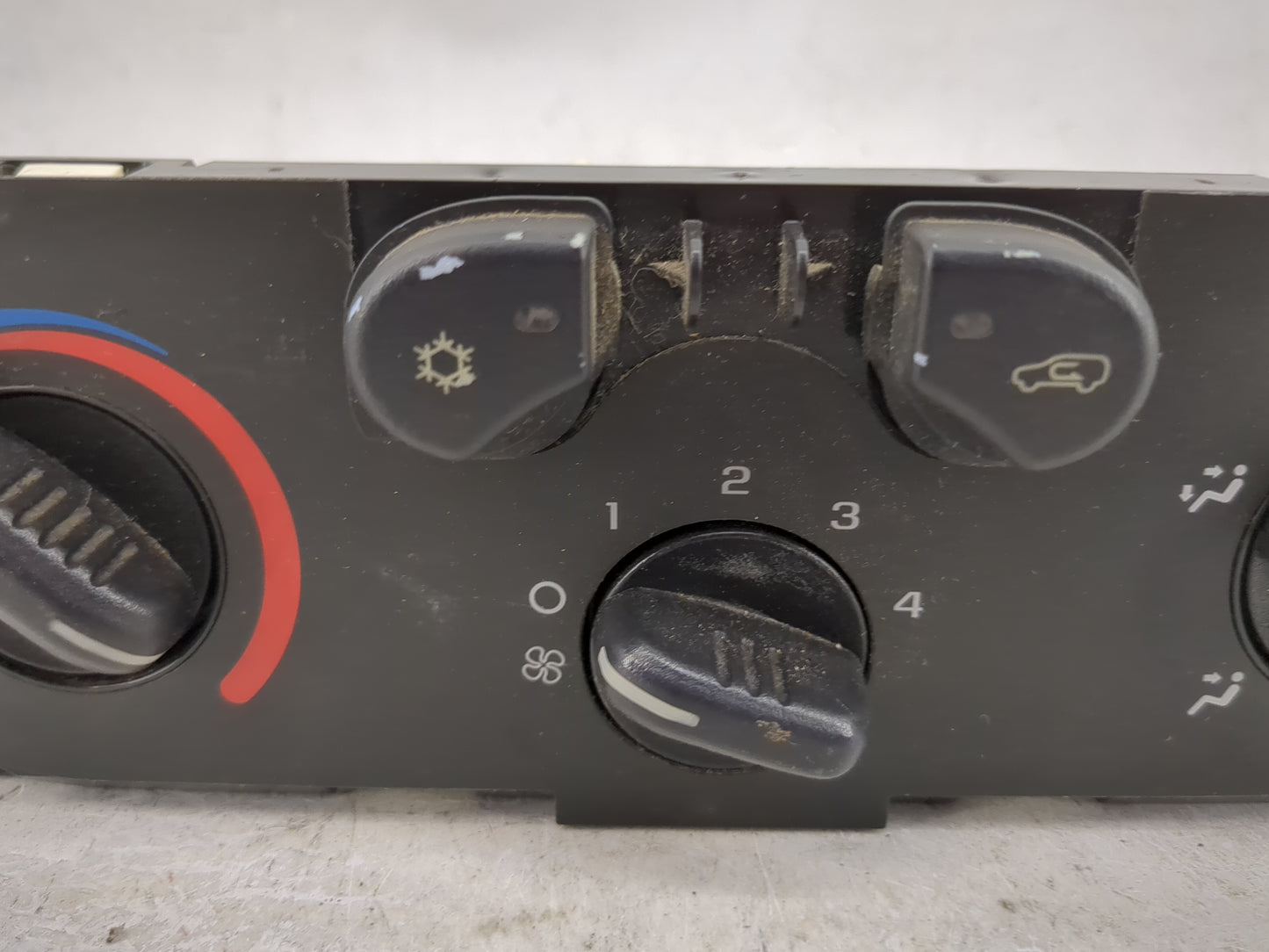 2004-2012 Chevrolet Colorado Climate Control Module Temperature AC/Heater Replacement Fits OEM Used Auto Parts - Oemusedauto