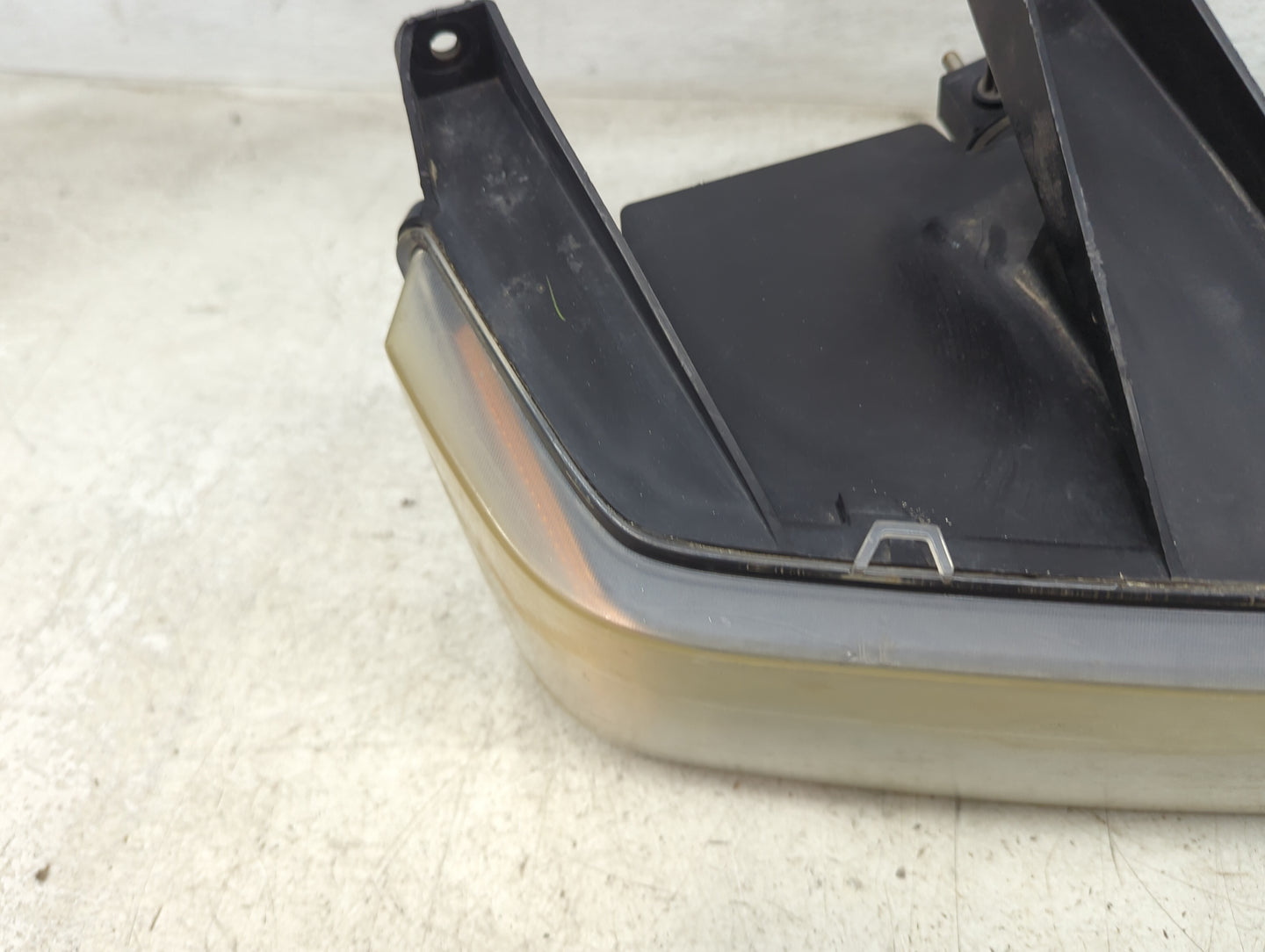 2004 Chevrolet Colorado Passenger Right Oem Head Light Headlight Lamp 5025406 - Oemusedautoparts1.com