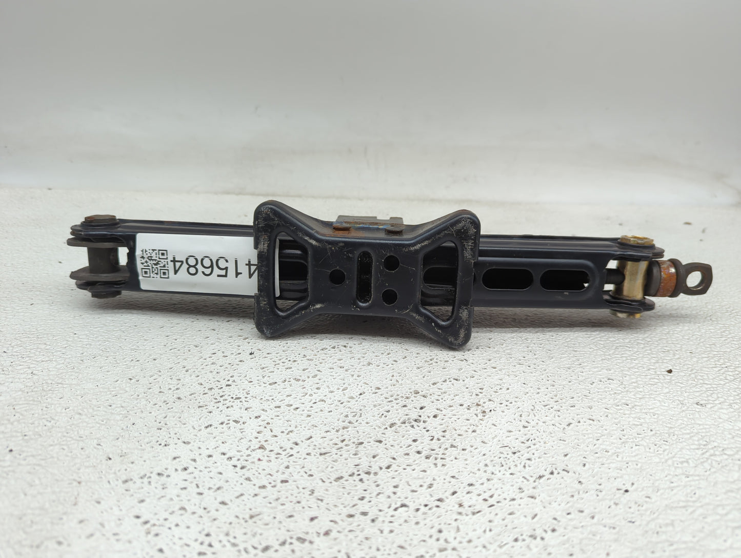 2007 Chevrolet Equinox Spare Scissor Car Jack 1415684 - Oemusedautoparts1.com