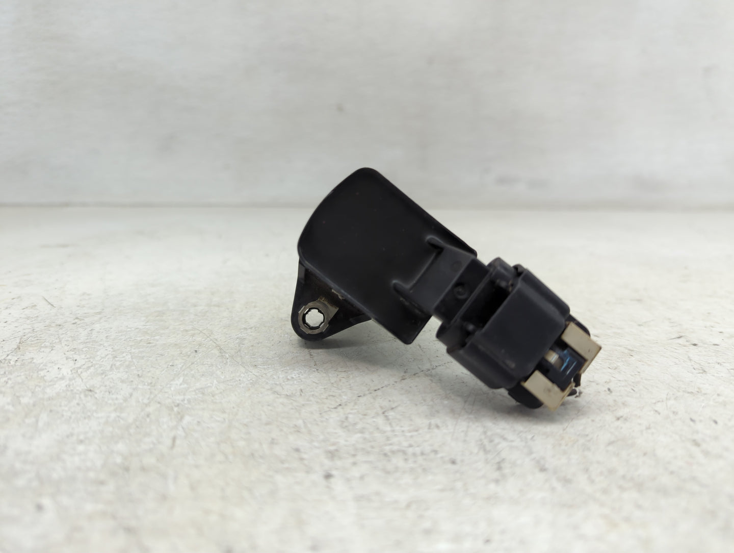 2005-2009 Chevrolet Equinox Ignition Coil Igniter Pack - Oemusedautoparts1.com