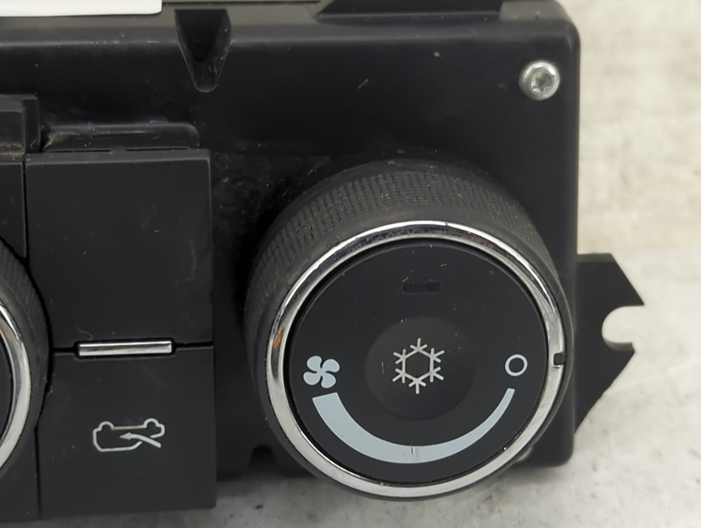 2007-2009 Chevrolet Equinox Climate Control Module Temperature AC/Heater Replacement P/N: Fits Fits 2007 2008 2009 OEM Used 