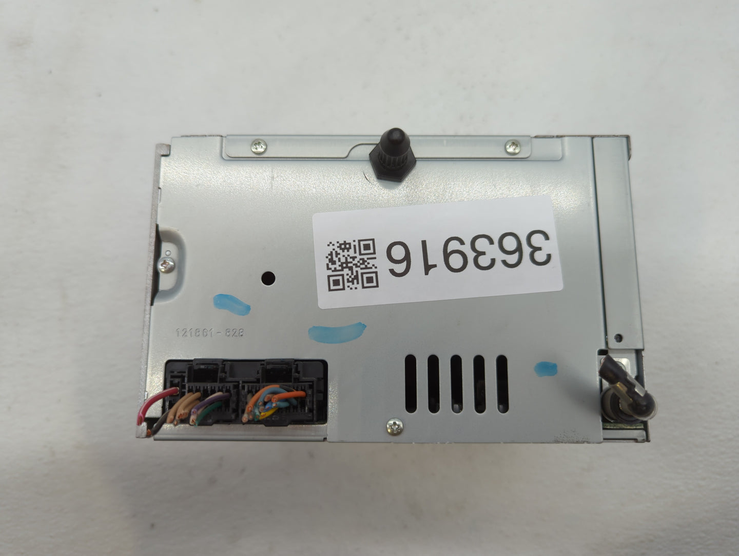 2007 Chevrolet Equinox Radio AM FM Cd Player Receiver Replacement P/N:15945856 15293276 Fits OEM Used Auto Parts - Oemusedau