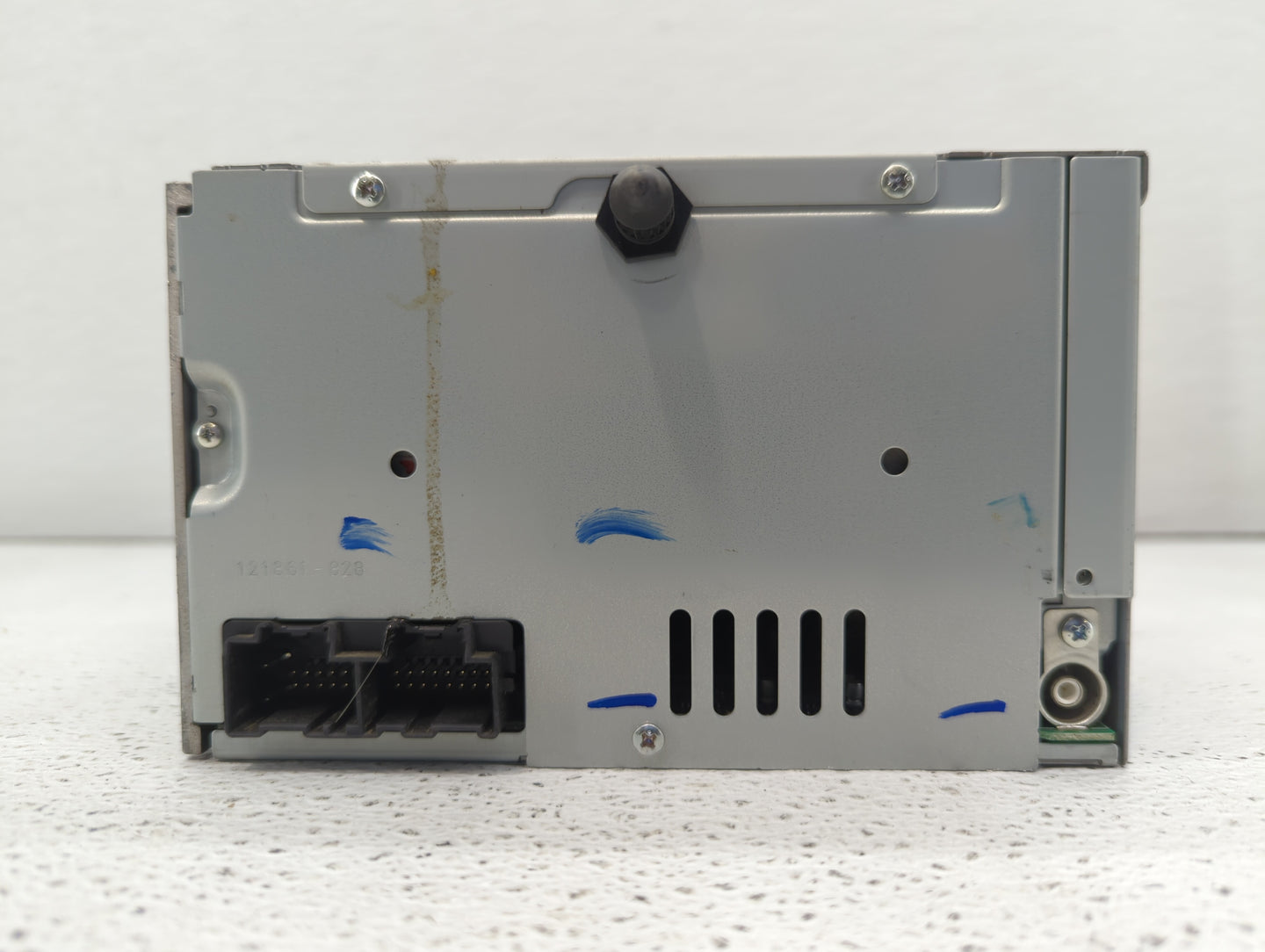 2007 Chevrolet Equinox Radio AM FM Cd Player Receiver Replacement P/N:15945857 22976137, 15945856, 15293276 Fits OEM Used Au