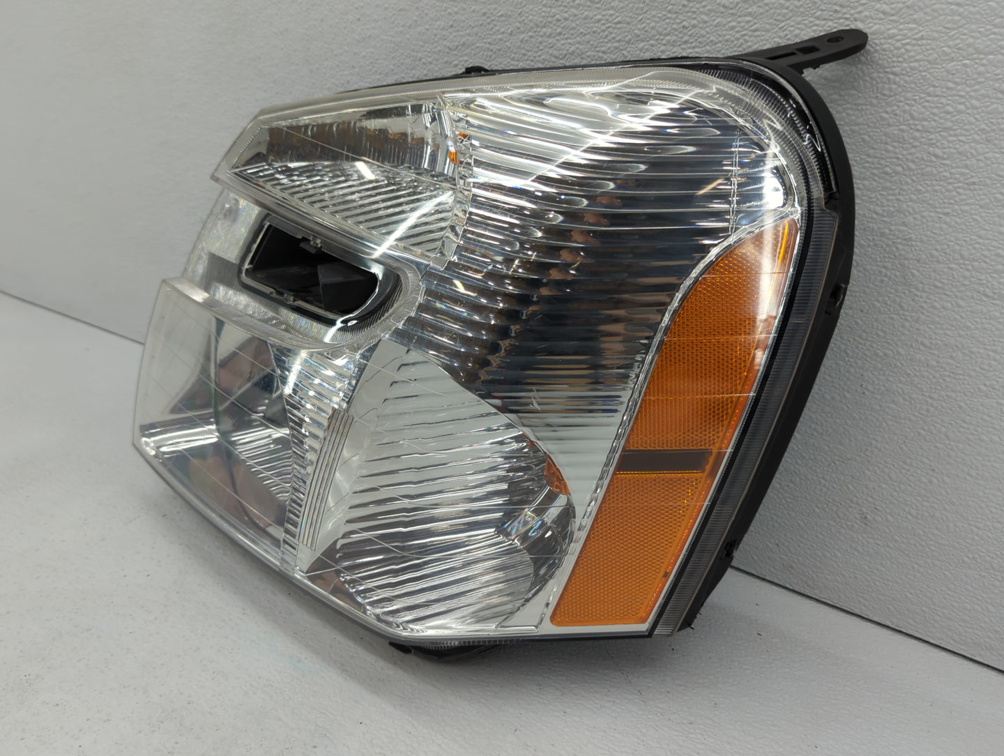 2007 Chevrolet Equinox Tail Light Assembly Driver Left OEM P/N:10151810 Fits OEM Used Auto Parts - Oemusedautoparts1.com