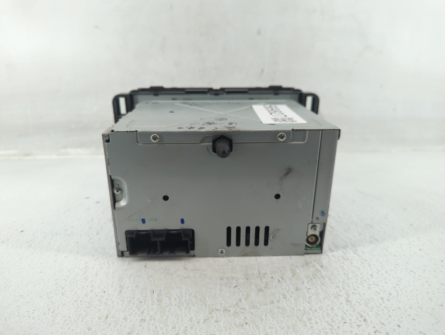 2007 Chevrolet Equinox Radio AM FM Cd Player Receiver Replacement P/N:15945857 122000-8590D101 Fits OEM Used Auto Parts - Oe
