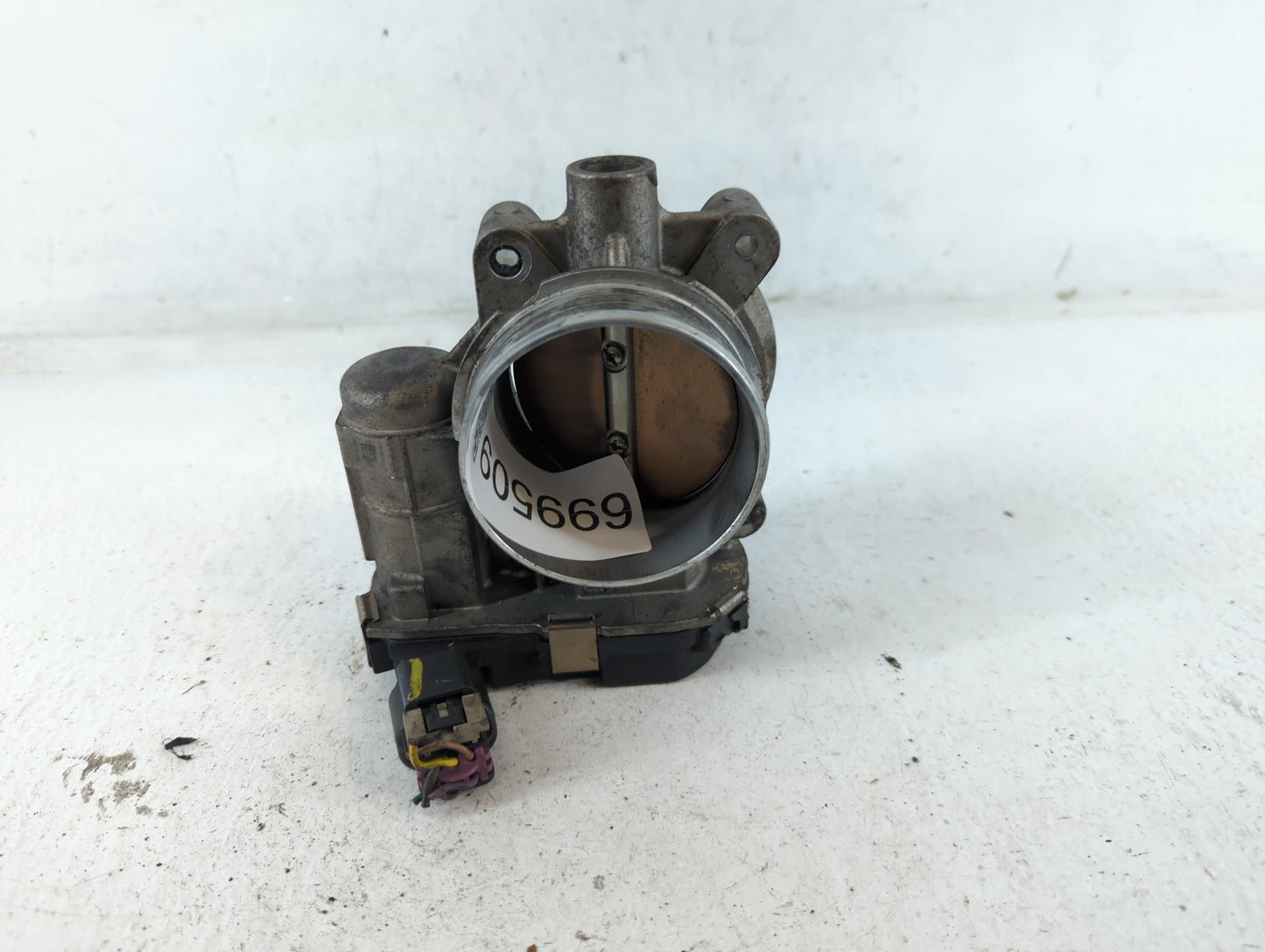 2007-2009 Chevrolet Equinox Throttle Body P/N:RME72 Fits Fits 2006 2007 2008 2009 2010 2011 OEM Used Auto Parts - Oemusedaut