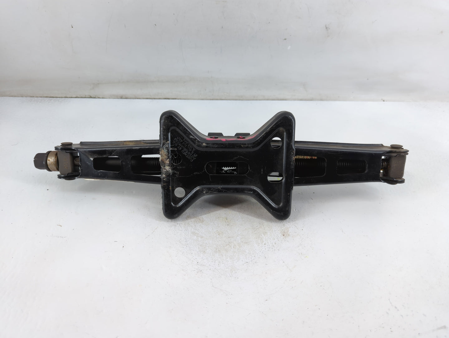 2007 Chevrolet Equinox Spare Scissor Car Jack - Oemusedautoparts1.com