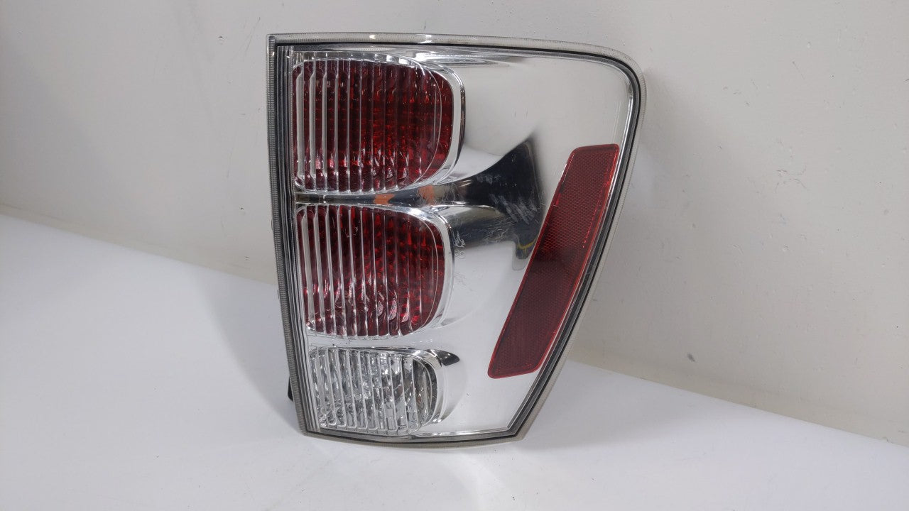 2007 Chevrolet Equinox Tail Light Assembly Passenger Right OEM P/N:548077 30796268, GM384-B000R Fits Fits 2005 2006 2008 200