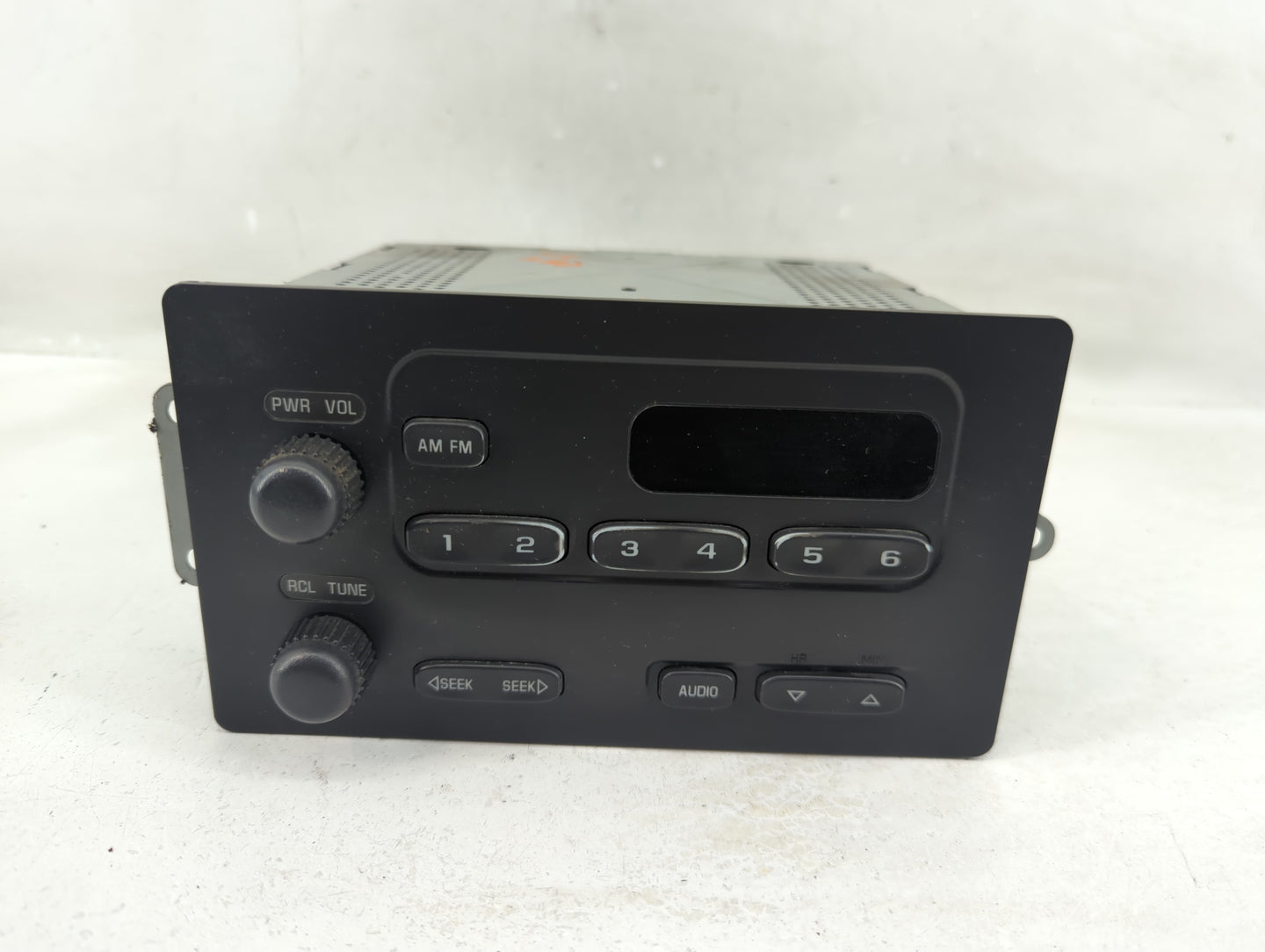 2003-2007 Chevrolet Express 1500 Radio AM FM Cd Player Receiver Replacement P/N:15131157 Fits OEM Used Auto Parts - Oemuseda