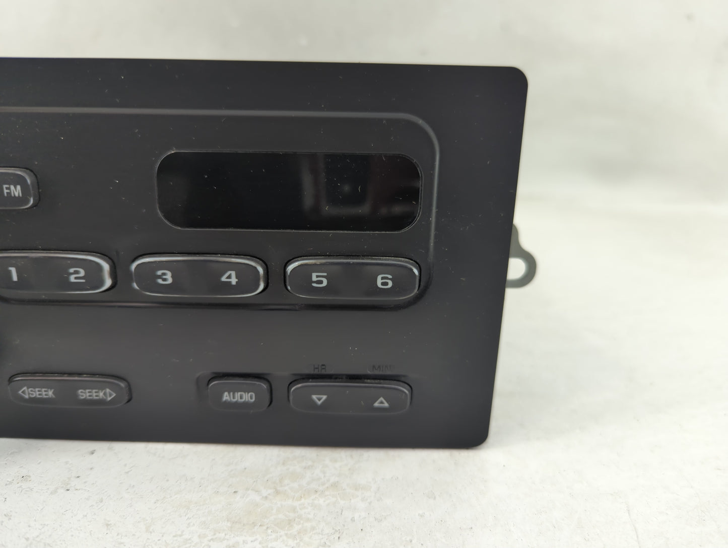 2003-2007 Chevrolet Express 1500 Radio AM FM Cd Player Receiver Replacement P/N:15131157 Fits OEM Used Auto Parts - Oemuseda