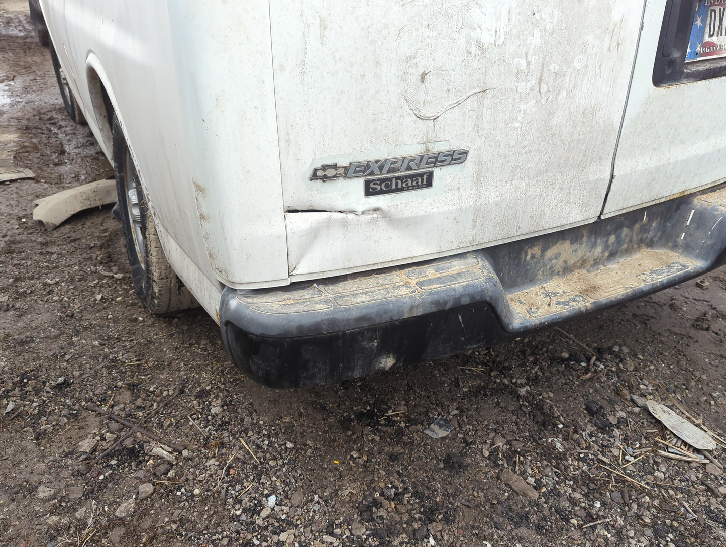 1996-2014 Chevrolet Express 1500 Rear Bumper Assembly Oem - Oemusedautoparts1.com