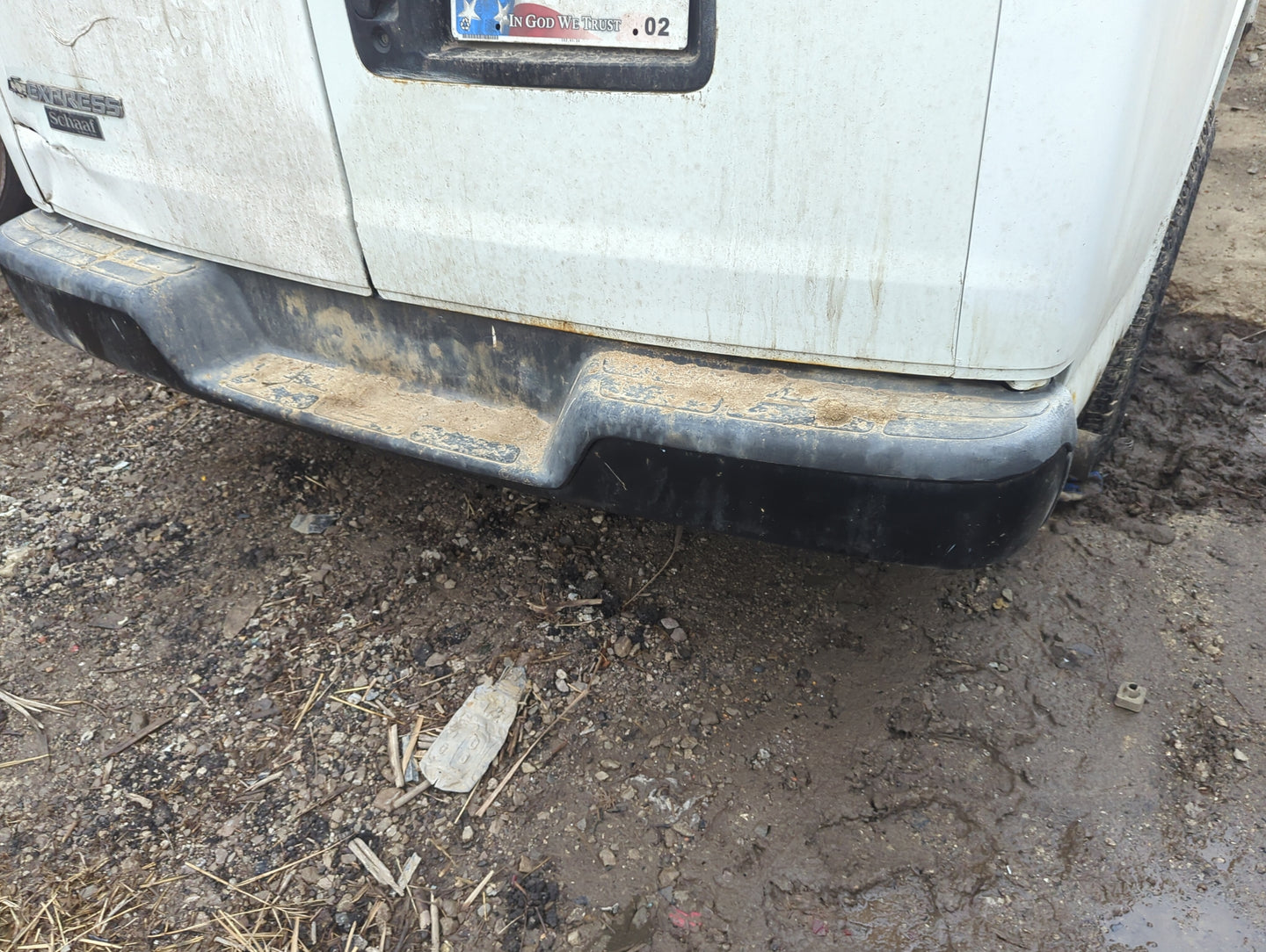 1996-2014 Chevrolet Express 1500 Rear Bumper Assembly Oem - Oemusedautoparts1.com