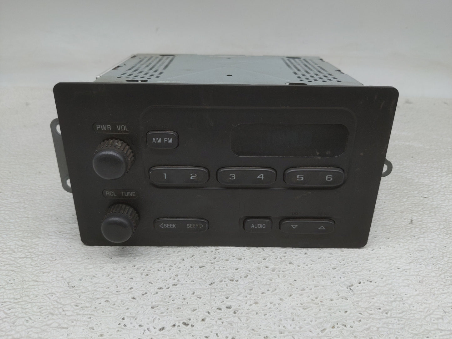 2003-2007 Chevrolet Express 1500 Radio AM FM Cd Player Receiver Replacement P/N:15131157 Fits OEM Used Auto Parts - Oemuseda