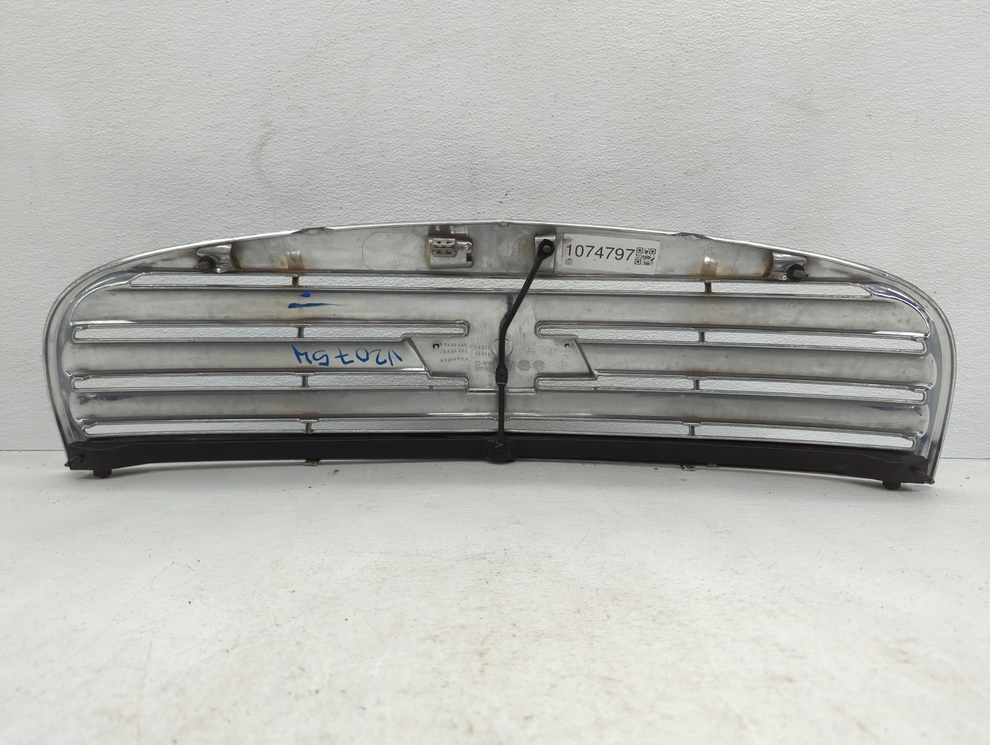 2006-2011 Chevrolet Hhr Front Grille Bumper Not Included - Oemusedautoparts1.com