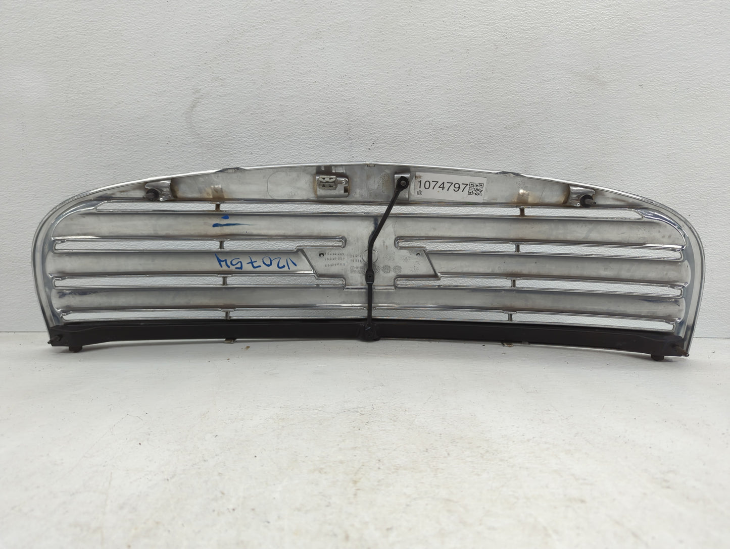2006-2011 Chevrolet Hhr Front Grille Bumper Not Included - Oemusedautoparts1.com