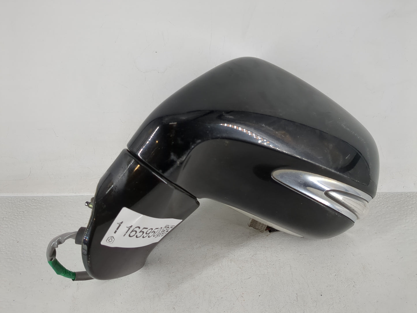 2006-2011 Chevrolet Hhr Driver Side View Mirror - Left Door Mirror OEM Used - Oemusedautoparts1.com