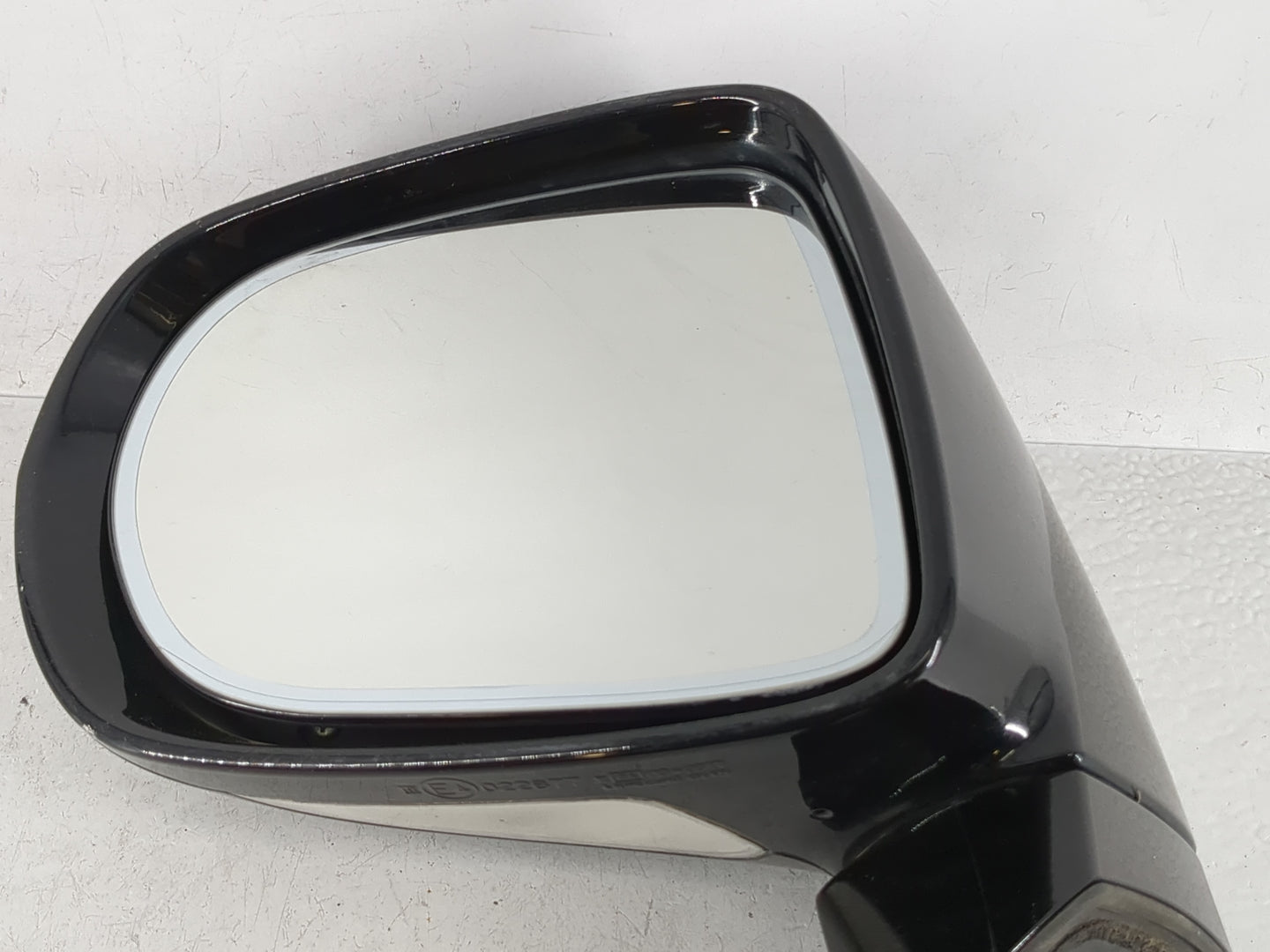 2006-2011 Chevrolet Hhr Driver Side View Mirror - Left Door Mirror OEM Used - Oemusedautoparts1.com