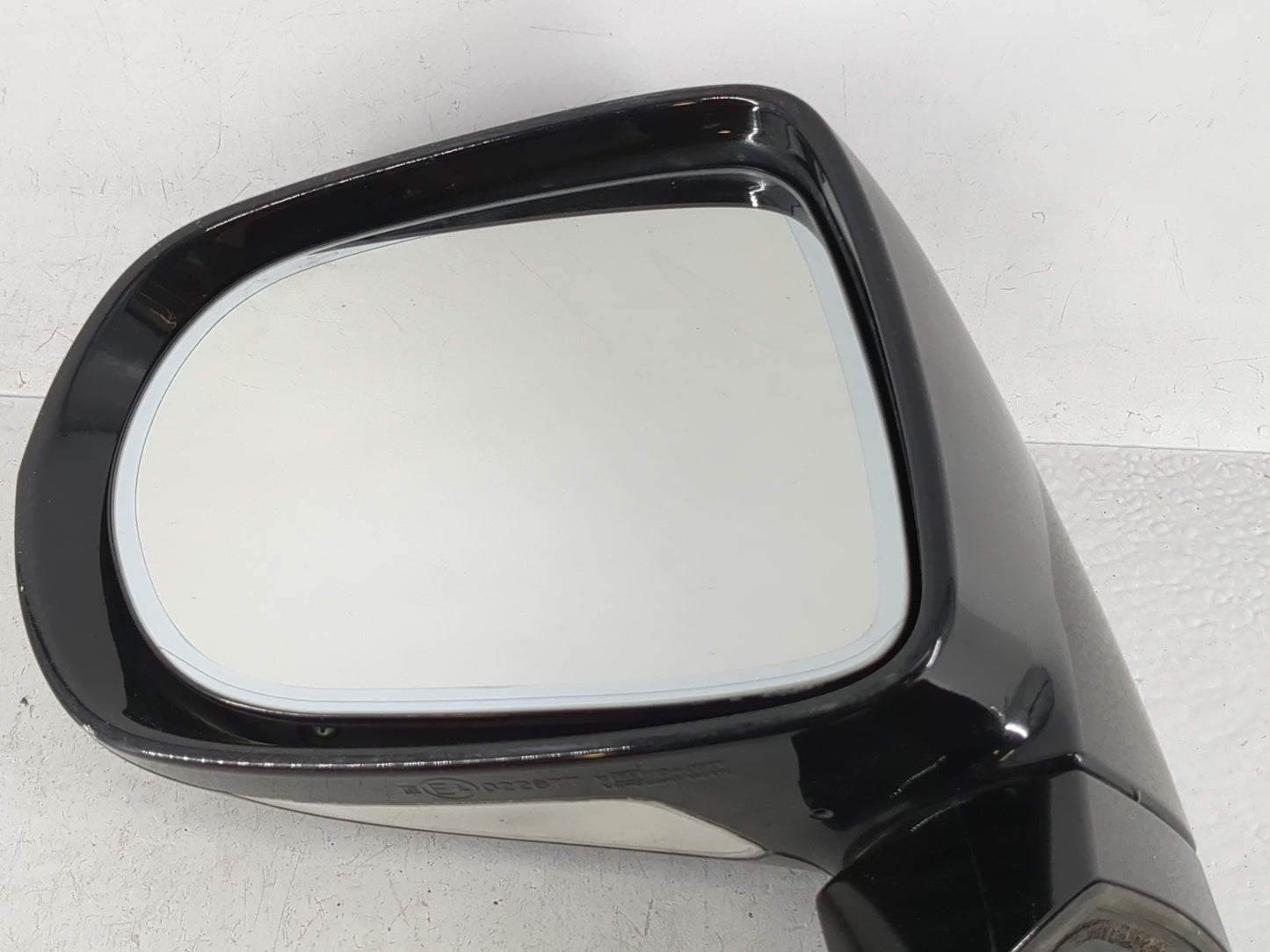 2006-2011 Chevrolet Hhr Driver Side View Mirror - Left Door Mirror OEM Used - Oemusedautoparts1.com