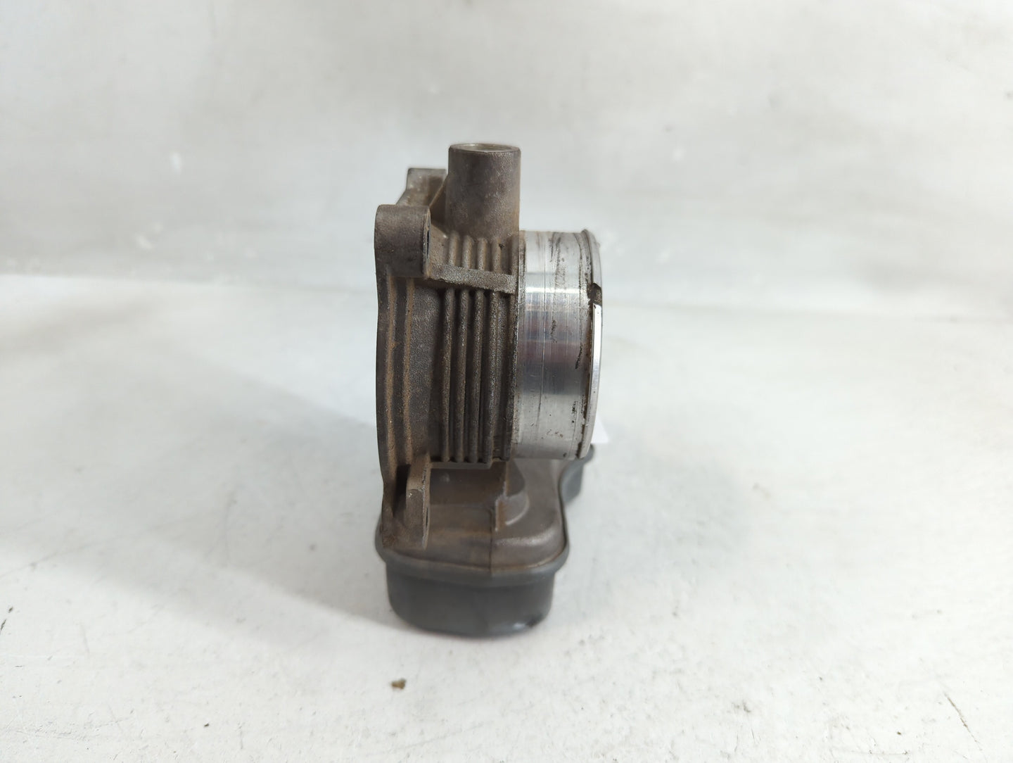 2006-2007 Chevrolet Hhr Throttle Body Fits Fits 2006 2007 2008 OEM Used Auto Parts - Oemusedautoparts1.com