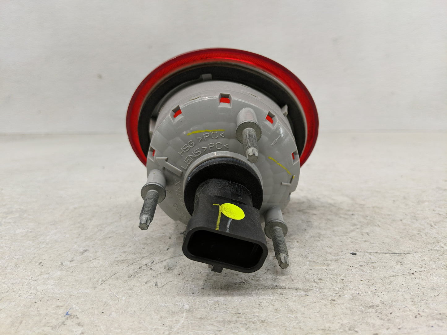 2006-2011 Chevrolet Hhr Tail Light Assembly Driver Left OEM P/N:16532503 A Fits Fits 2006 2007 2008 2009 2010 2011 OEM Used 