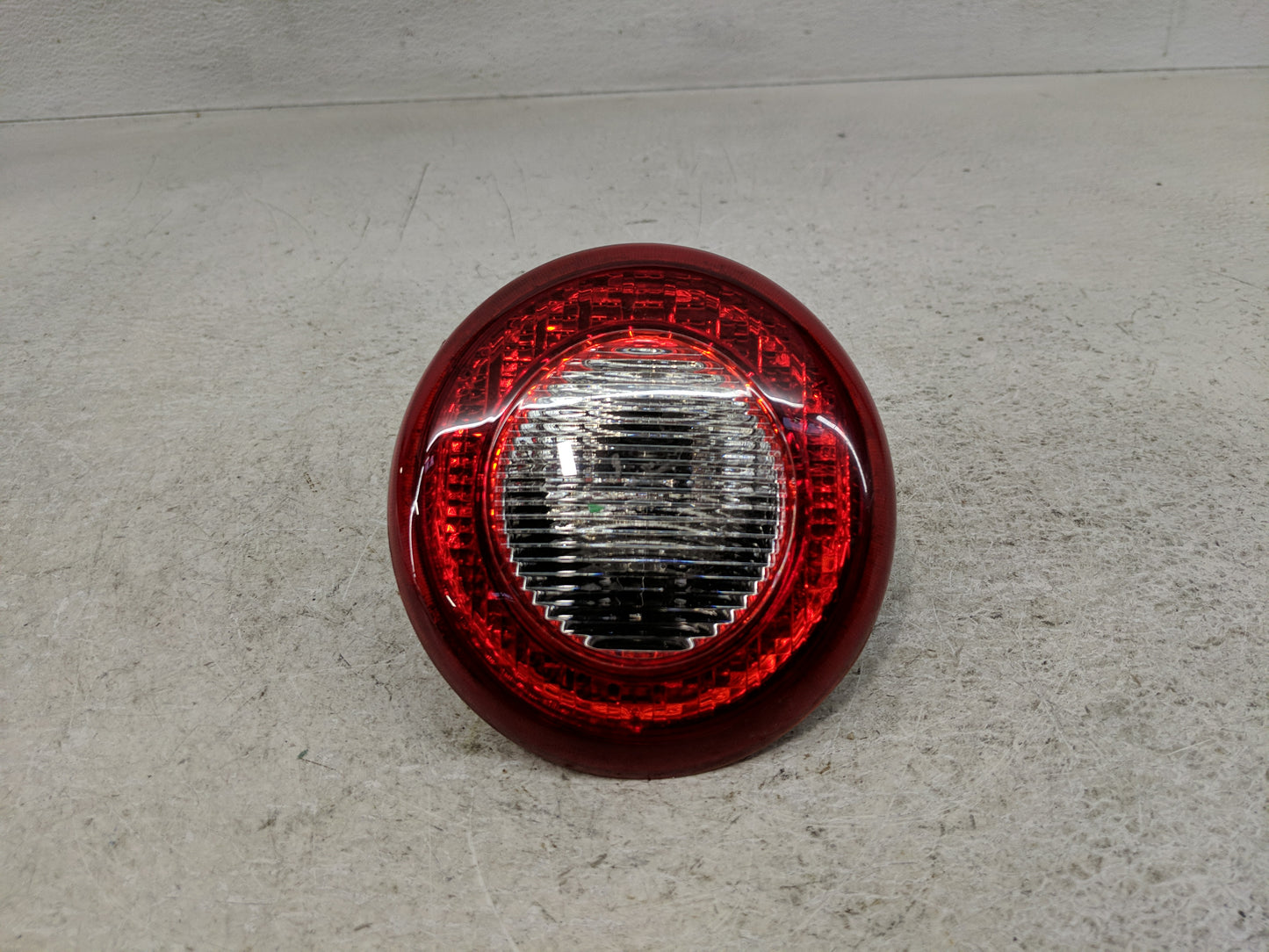 2006-2011 Chevrolet Hhr Tail Light Assembly Driver Left OEM Fits Fits 2006 2007 2008 2009 2010 2011 OEM Used Auto Parts - Oe