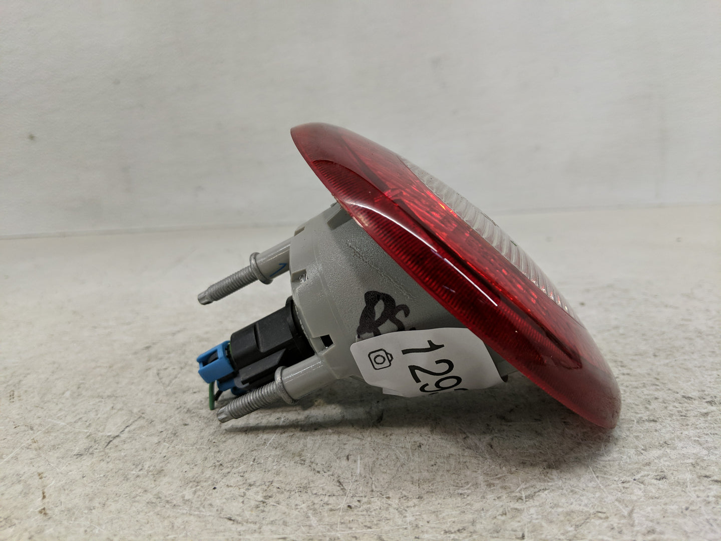 2006-2011 Chevrolet Hhr Tail Light Assembly Driver Left OEM Fits Fits 2006 2007 2008 2009 2010 2011 OEM Used Auto Parts - Oe