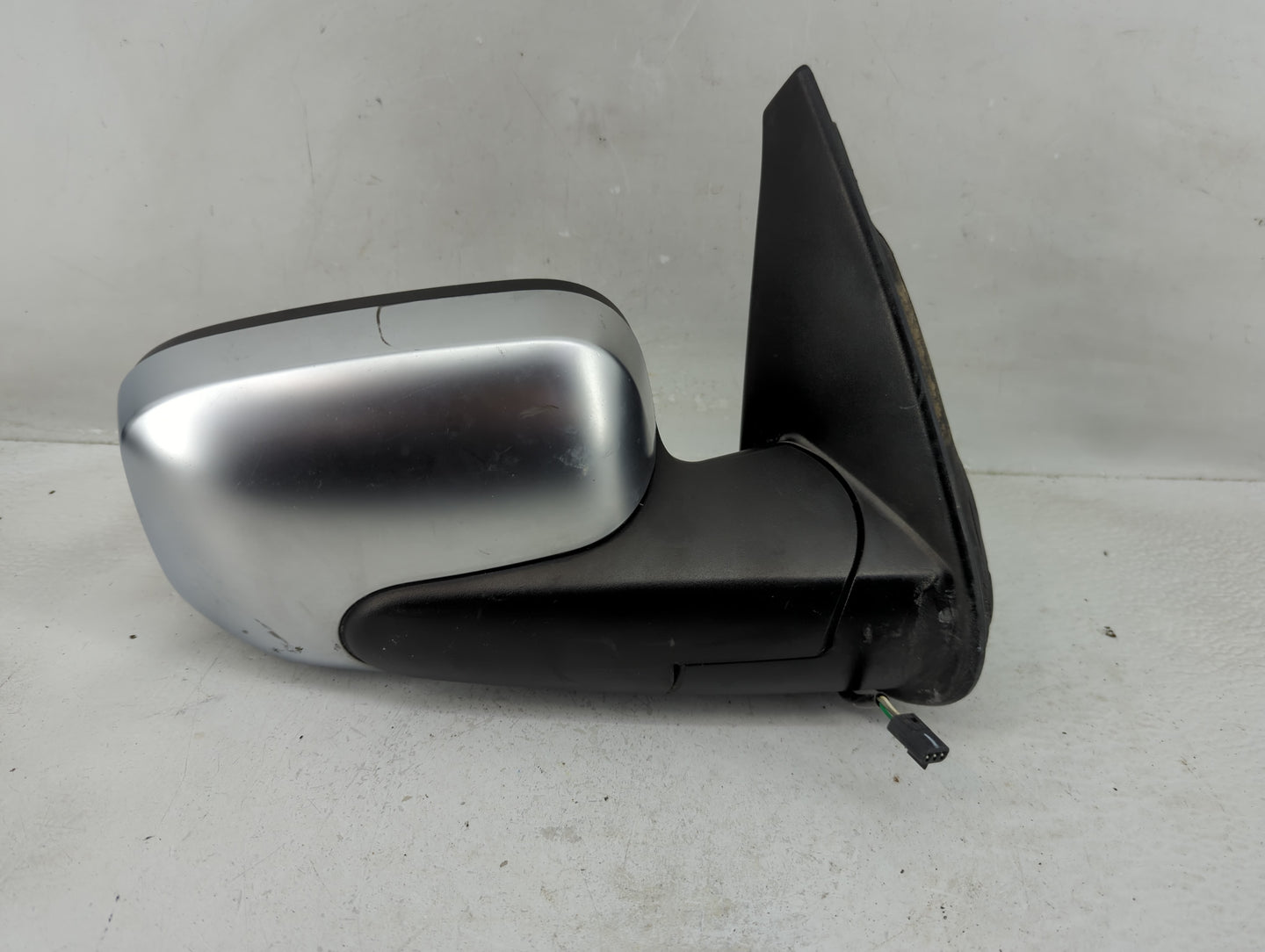 2006-2007 Chevrolet Hhr Passenger Side View Mirror - Right Door Mirror OEM Used - Oemusedautoparts1.com