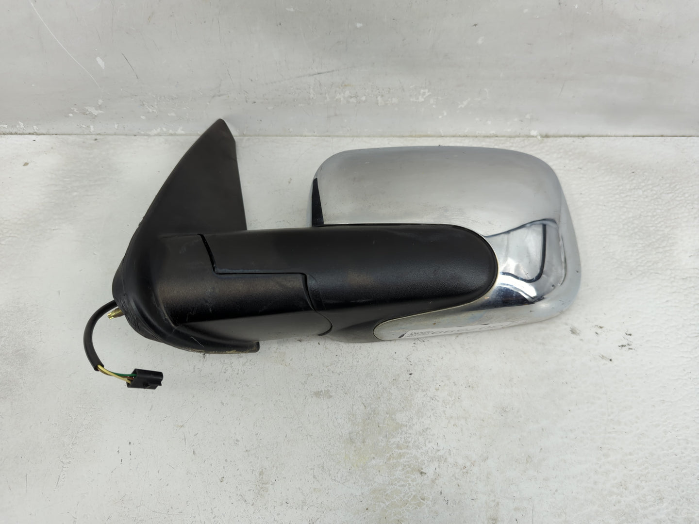 2006-2007 Chevrolet Hhr Driver Side View Mirror - Left Door Mirror OEM Used - Oemusedautoparts1.com