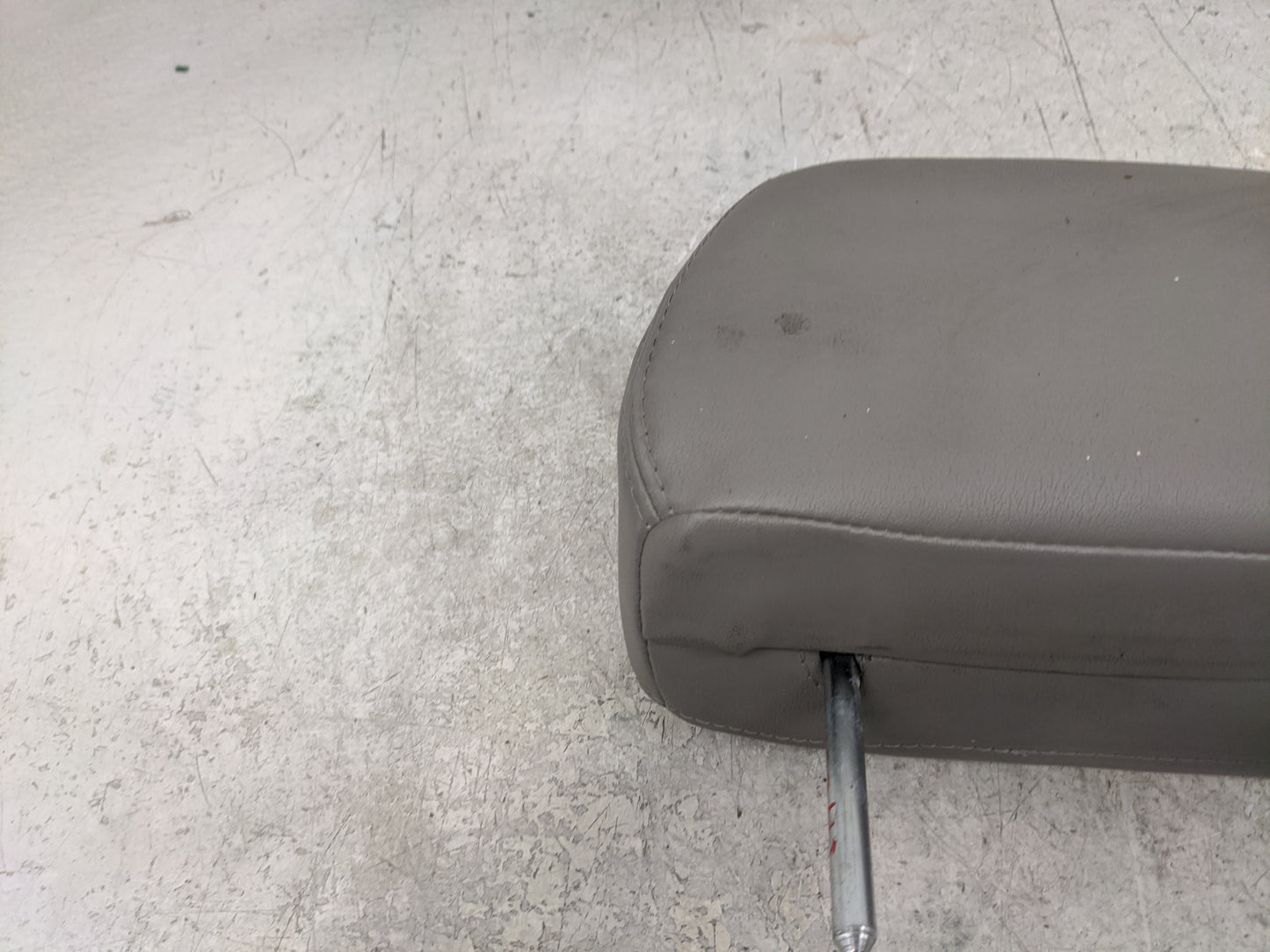 2006-2009 Chevrolet Hhr Headrest Head Rest Rear Seat Fits Fits 2006 2007 2008 2009 OEM Used Auto Parts - Oemusedautoparts1.c