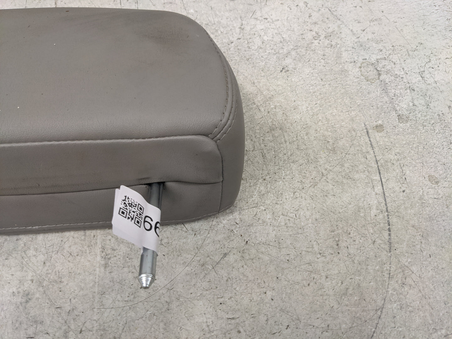 2006-2009 Chevrolet Hhr Headrest Head Rest Rear Seat Fits Fits 2006 2007 2008 2009 OEM Used Auto Parts - Oemusedautoparts1.c