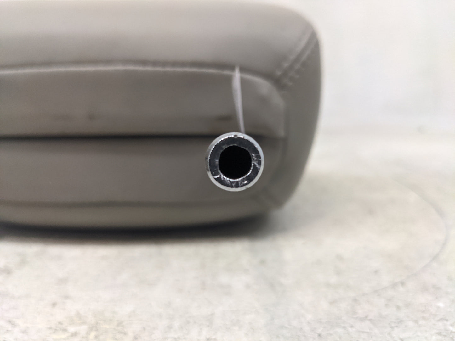 2006-2009 Chevrolet Hhr Headrest Head Rest Rear Seat Fits Fits 2006 2007 2008 2009 OEM Used Auto Parts - Oemusedautoparts1.c