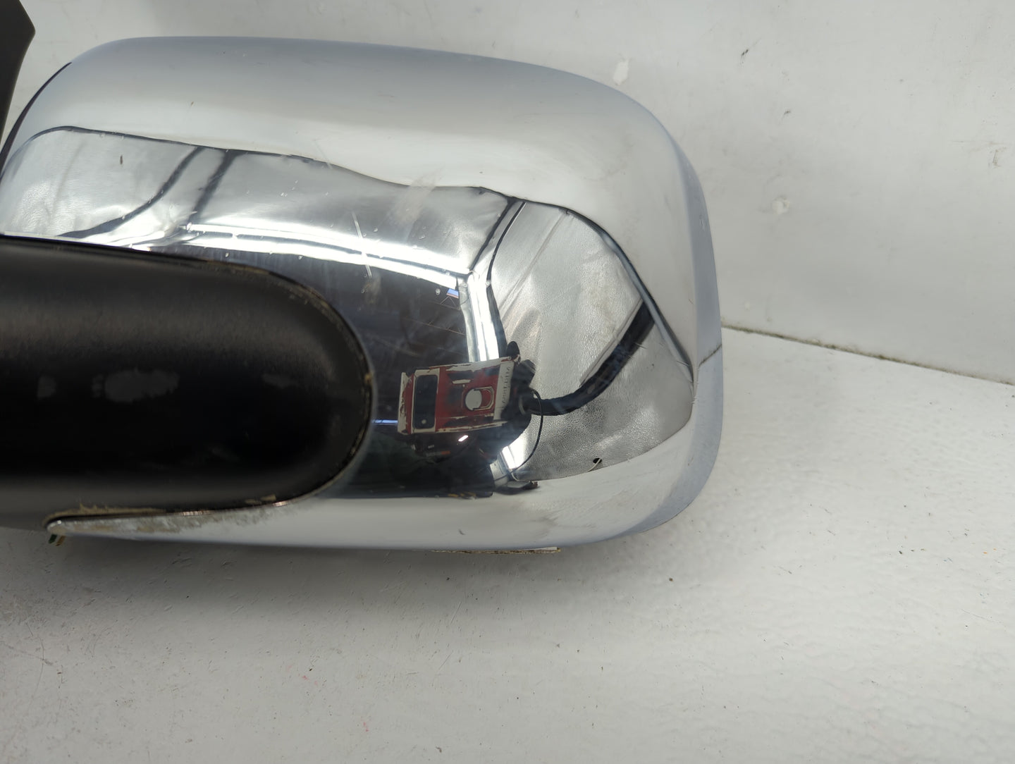 2006-2011 Chevrolet Hhr Driver Side View Mirror - Left Door Mirror OEM Used - Oemusedautoparts1.com