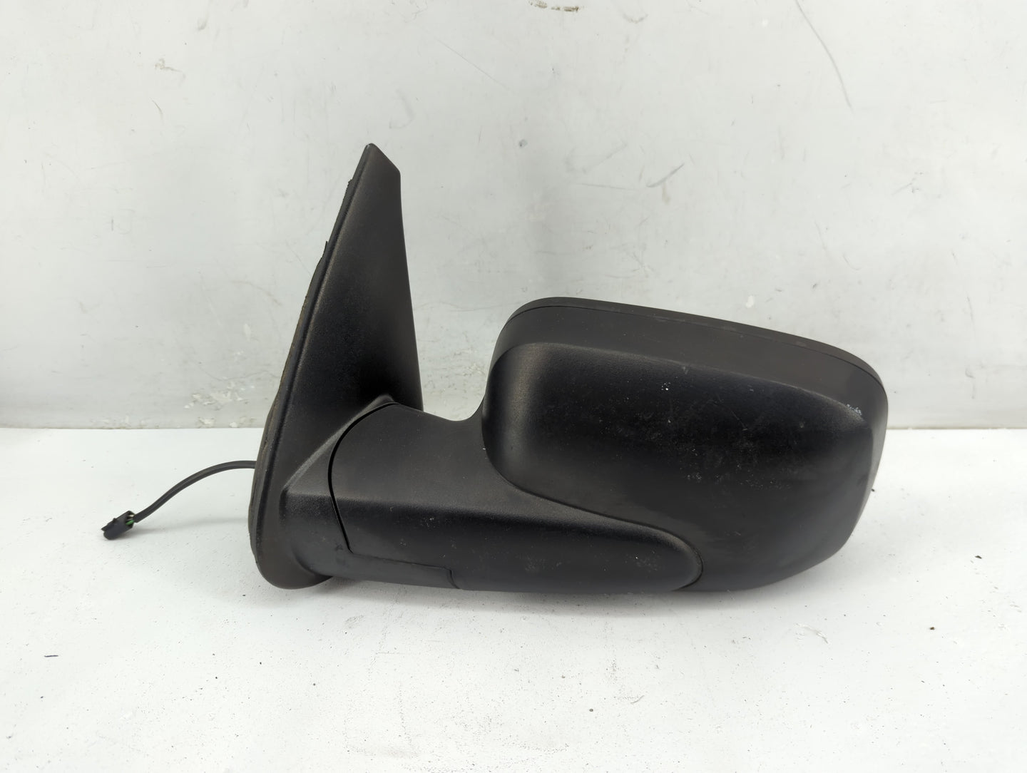 2006-2011 Chevrolet Hhr Driver Side View Mirror - Left Door Mirror OEM Used - Oemusedautoparts1.com