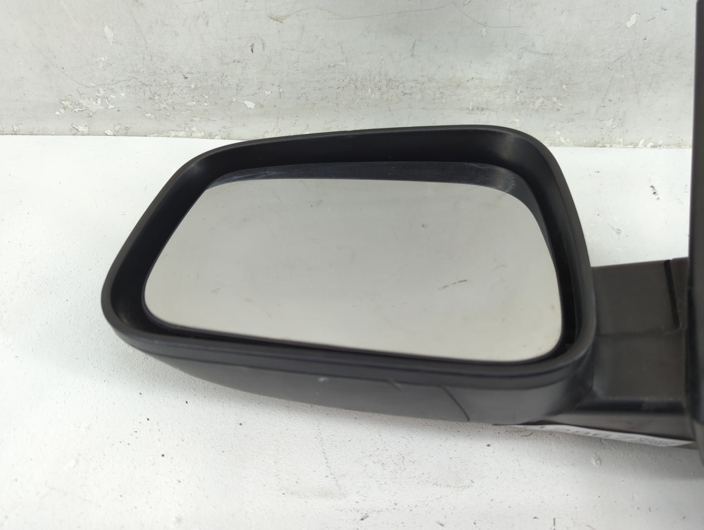 2006-2011 Chevrolet Hhr Driver Side View Mirror - Left Door Mirror OEM Used - Oemusedautoparts1.com