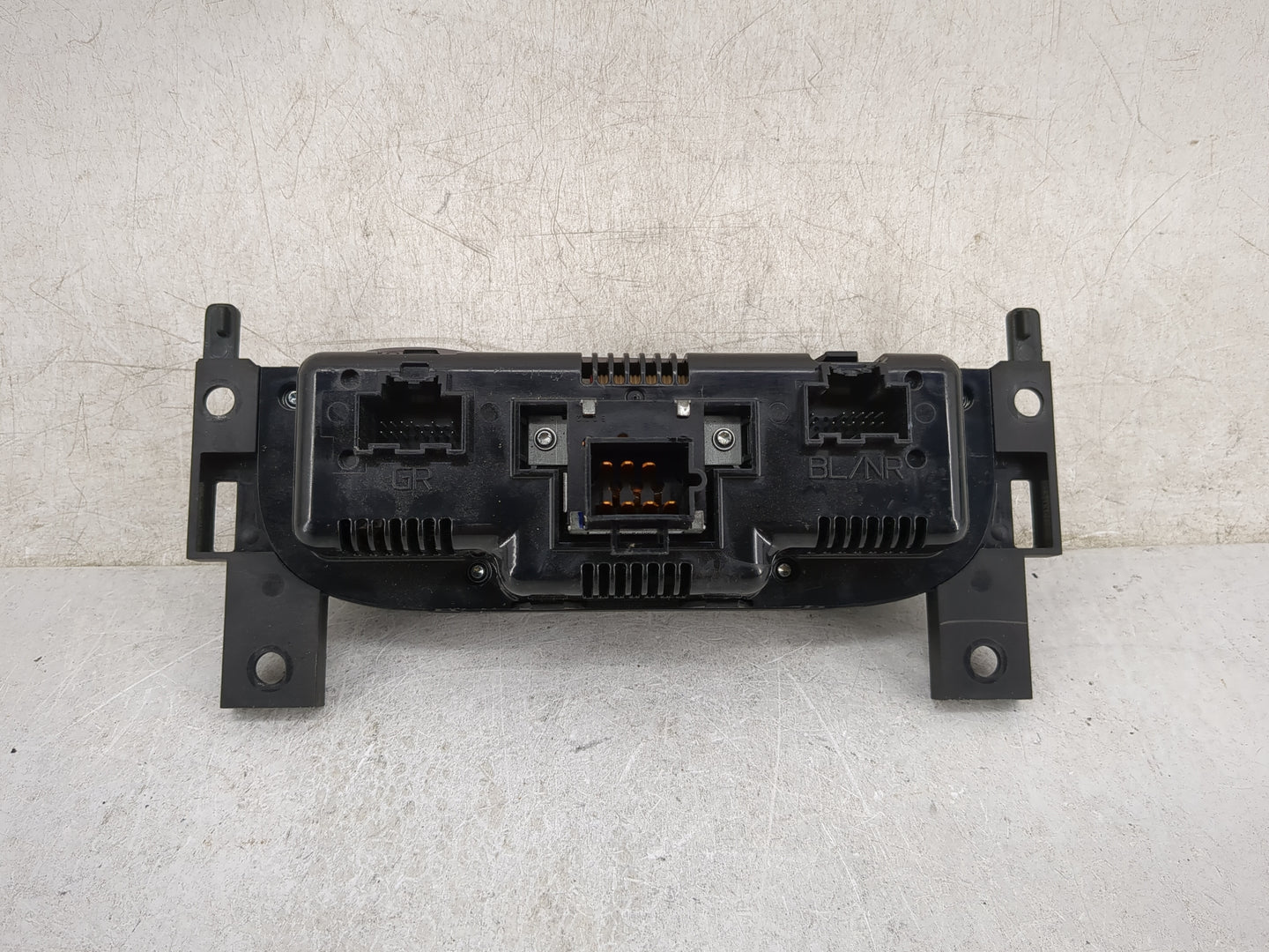 2007-2011 Chevrolet Hhr Climate Control Module Temperature AC/Heater Replacement P/N:15906840 28060210 Fits OEM Used Auto Pa